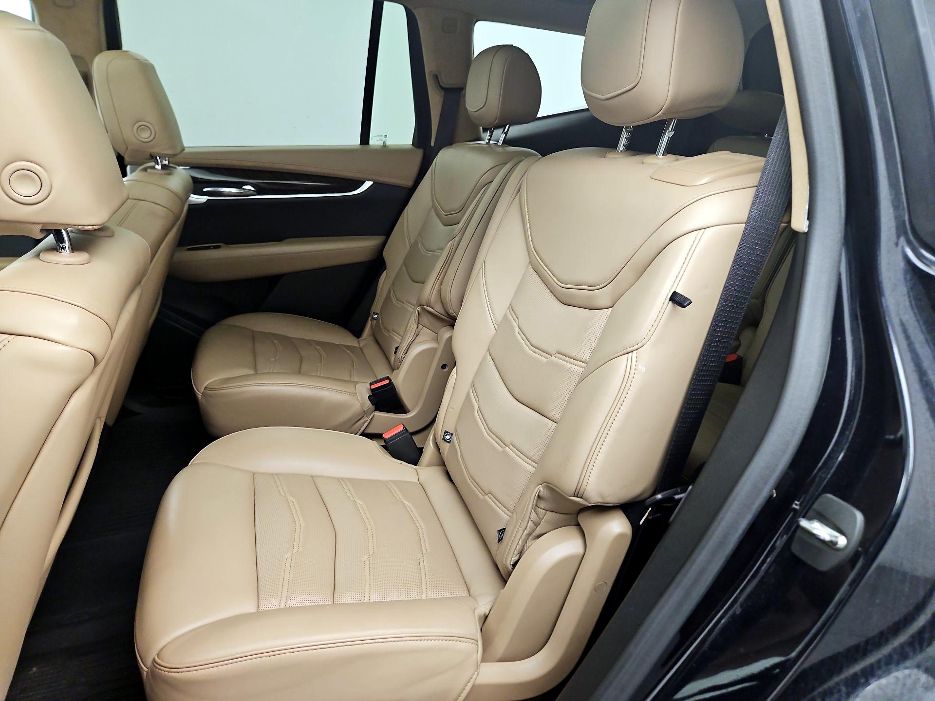 Thumbnail: 2022 Cadillac XT6 - 19