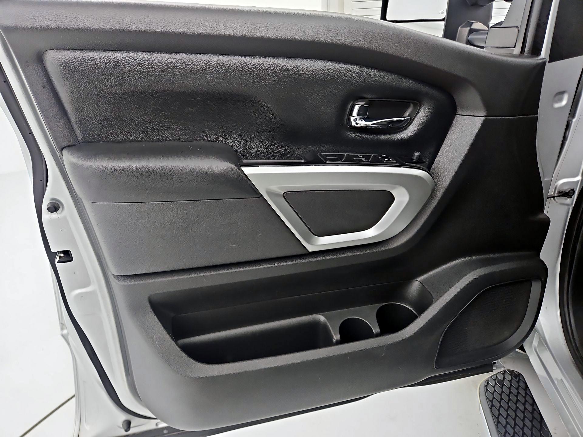 Thumbnail: 2017 Nissan Titan - 12