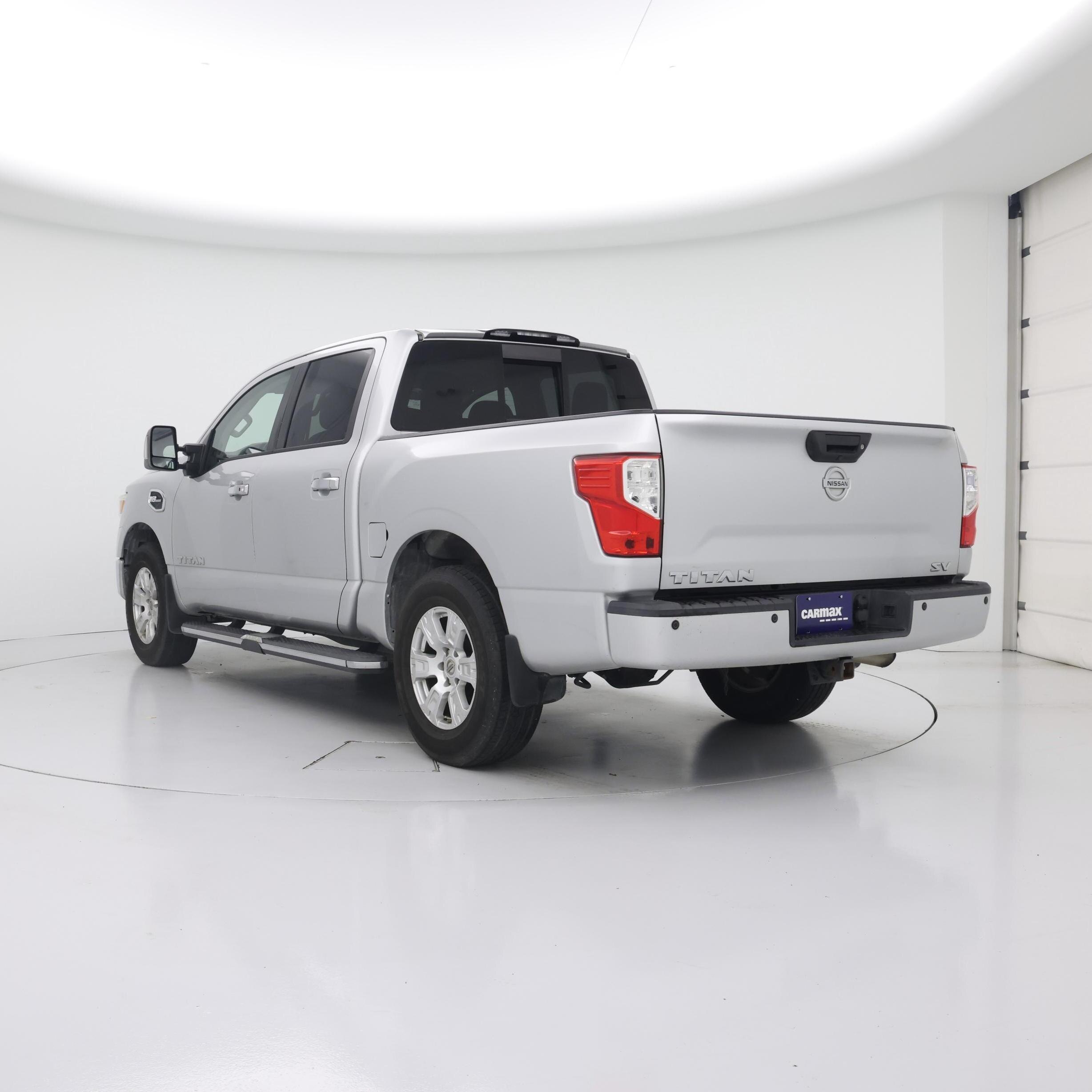 Thumbnail: 2017 Nissan Titan - 2