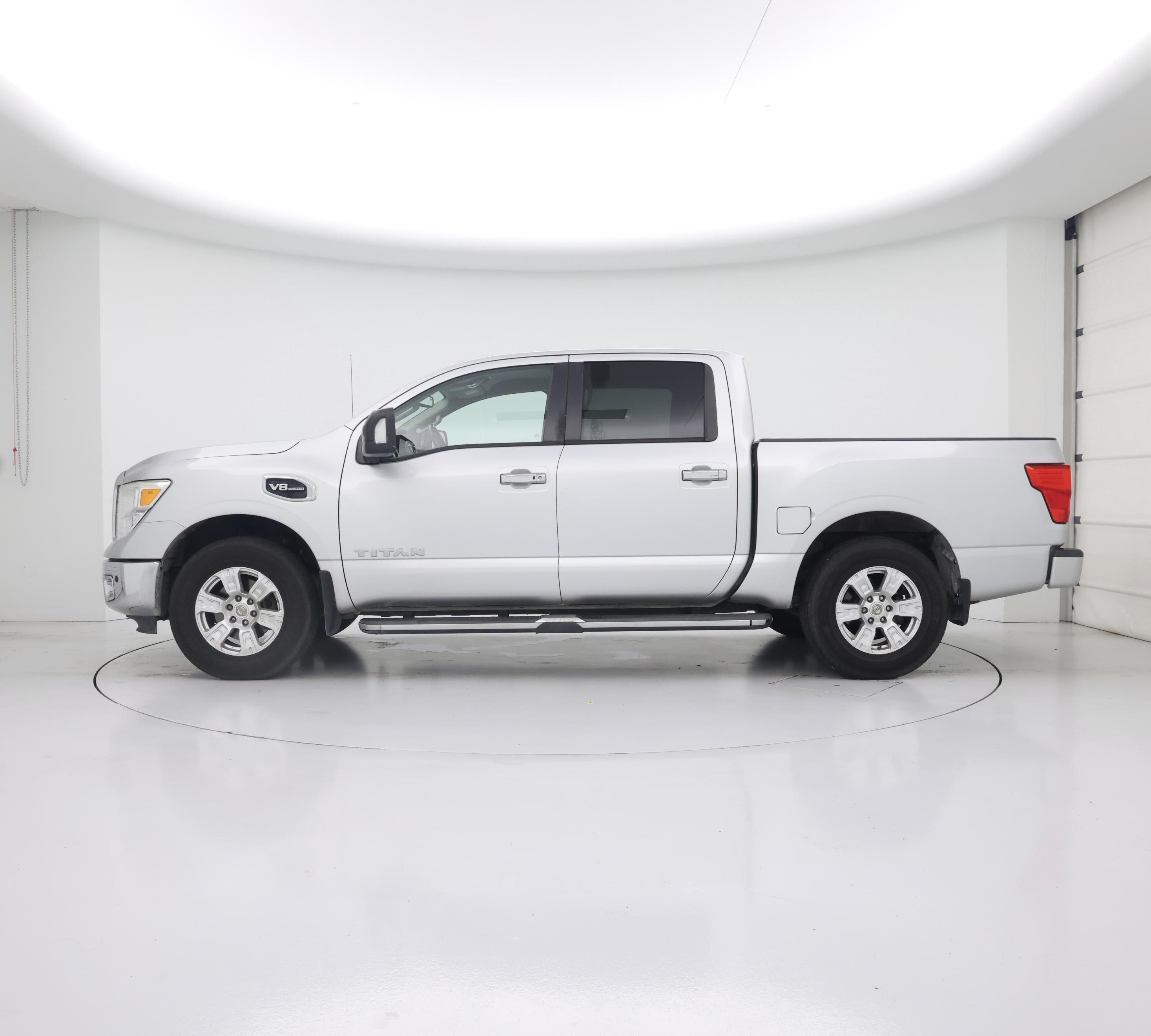 Thumbnail: 2017 Nissan Titan - 3