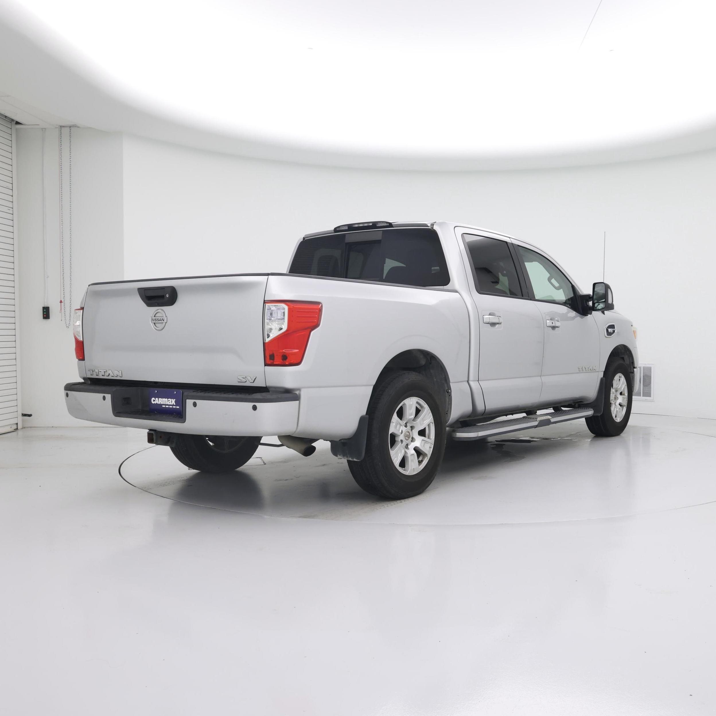 Thumbnail: 2017 Nissan Titan - 8