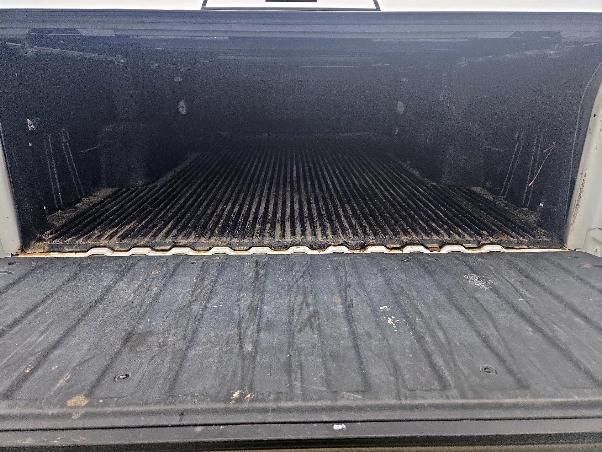 Thumbnail: 2020 Chevrolet Silverado 1500 - 19