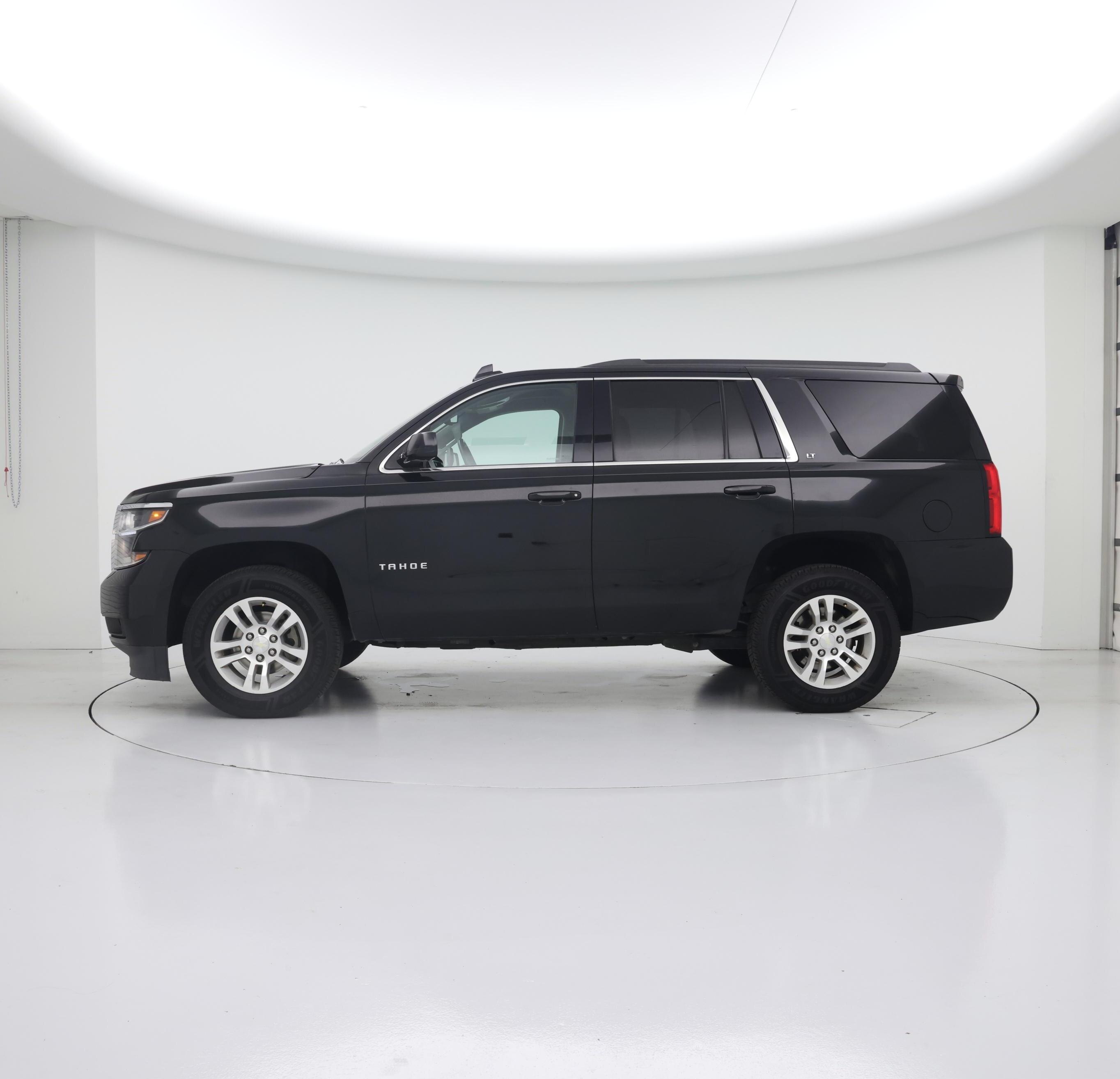 Thumbnail: 2017 Chevrolet Tahoe - 3