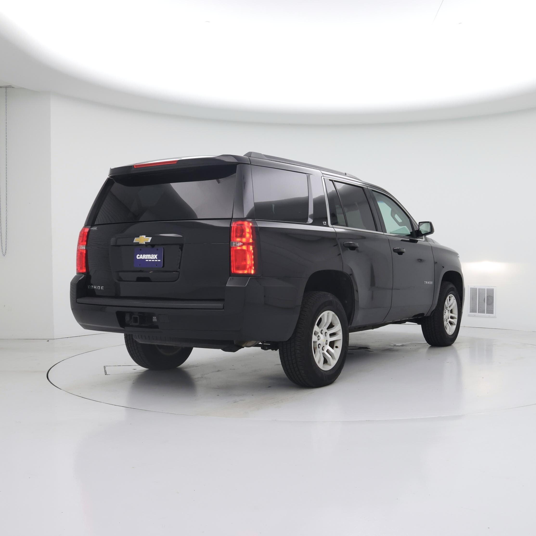 Thumbnail: 2017 Chevrolet Tahoe - 8
