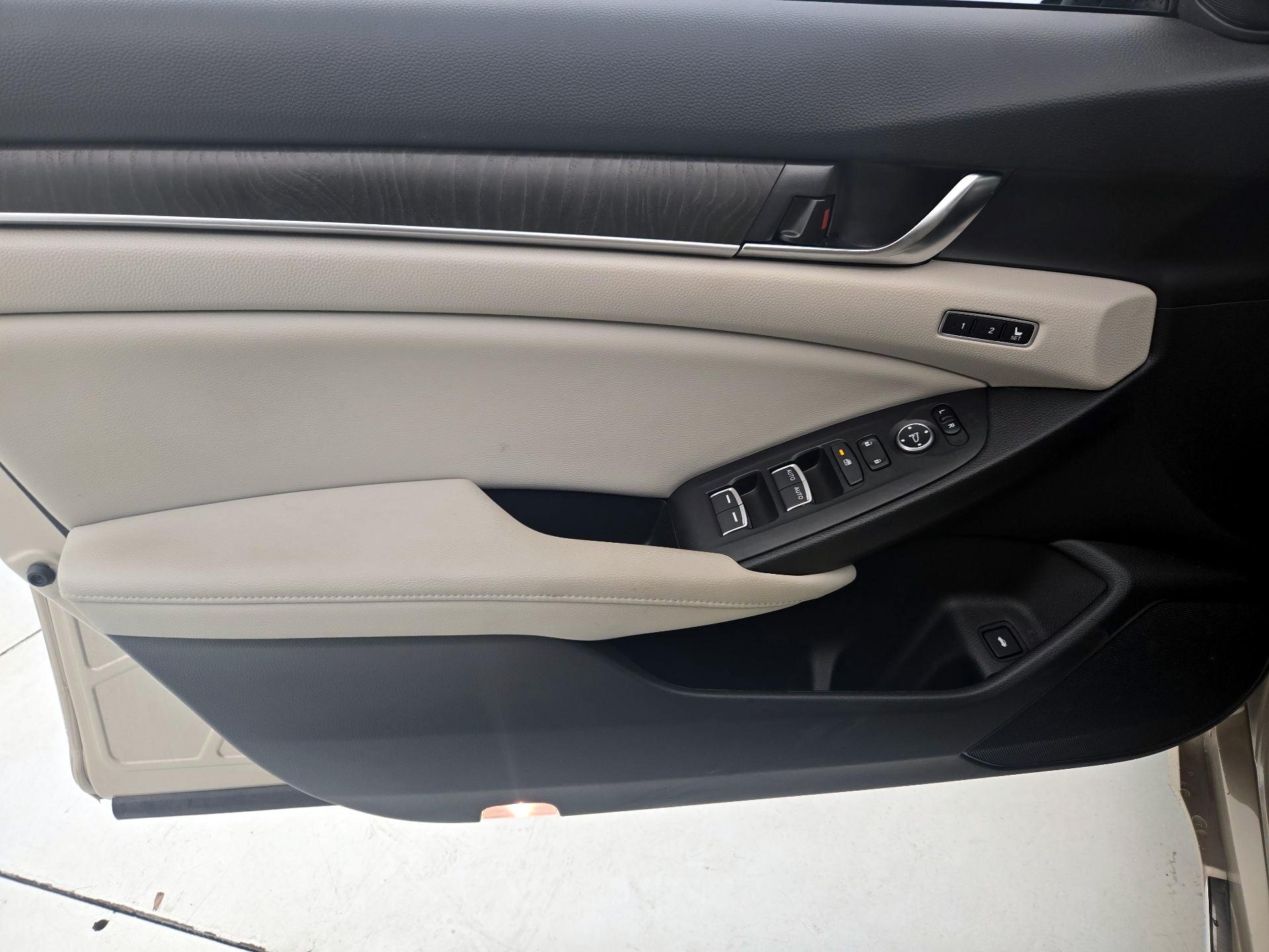 Thumbnail: 2018 Honda Accord - 12