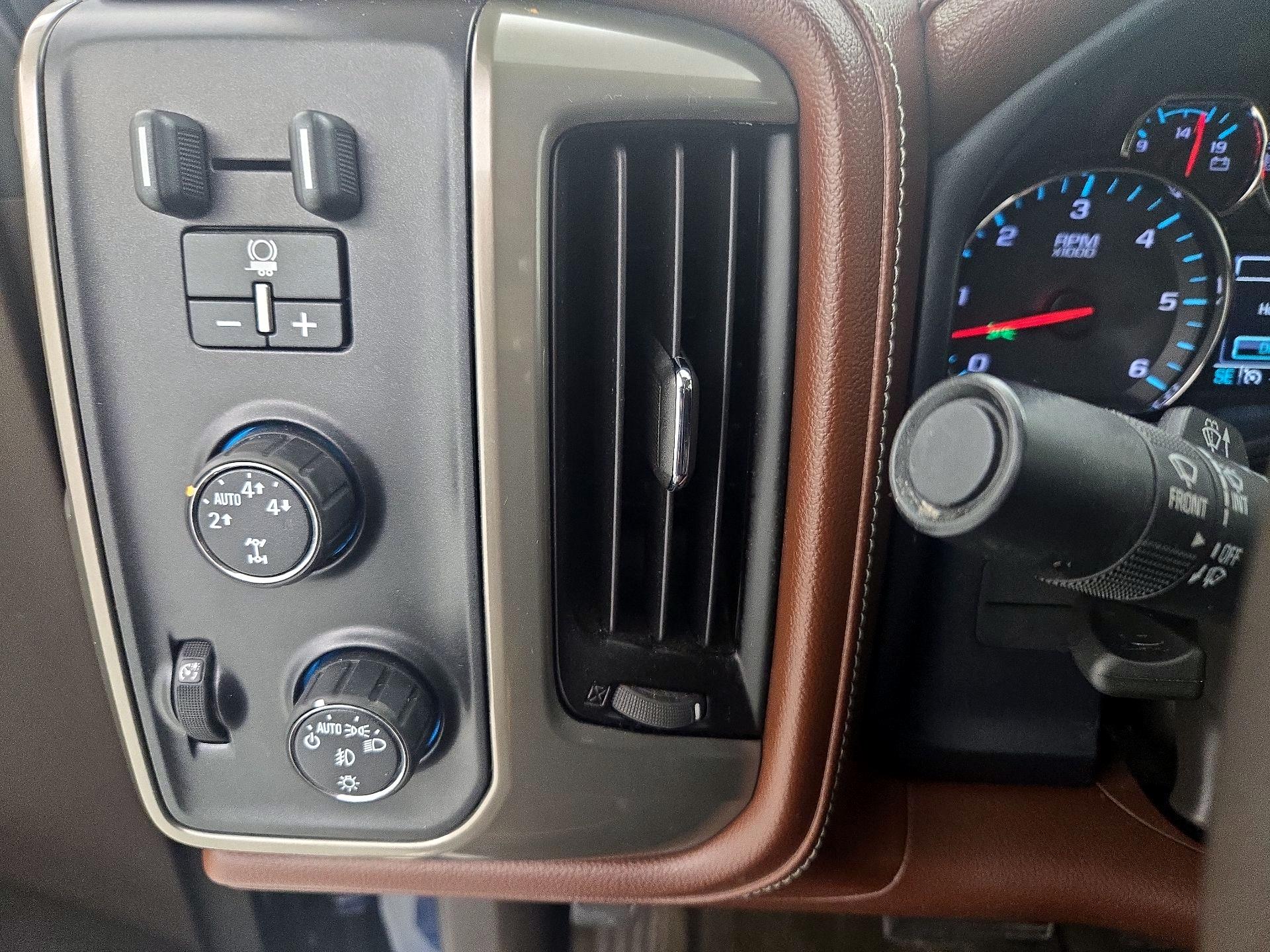 Thumbnail: 2015 Chevrolet Silverado 1500 - 13