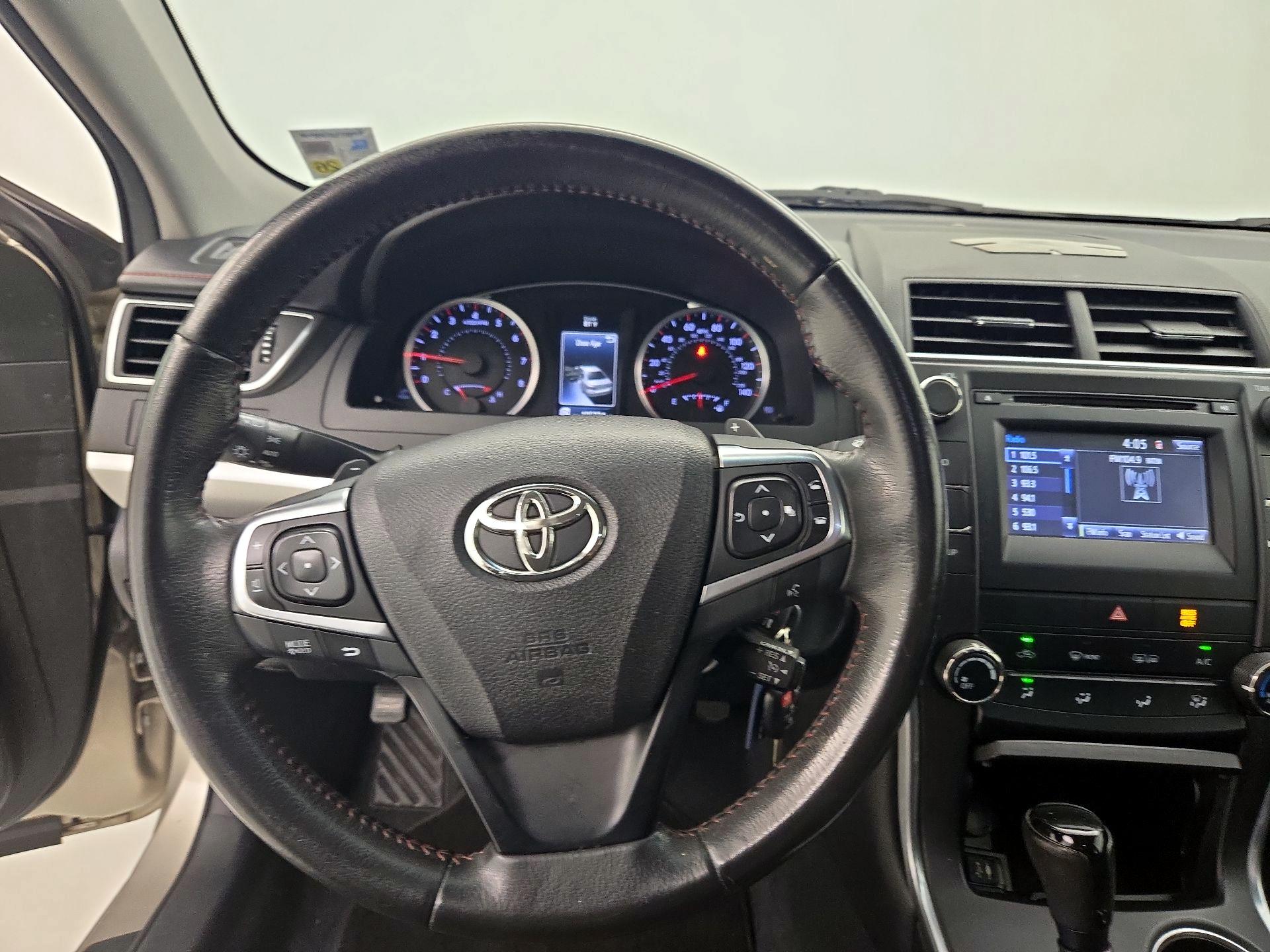 Thumbnail: 2017 Toyota Camry - 10