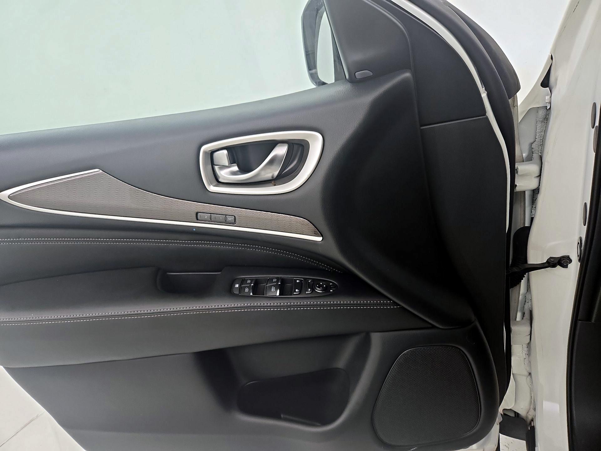 Thumbnail: 2019 INFINITI QX60 - 12