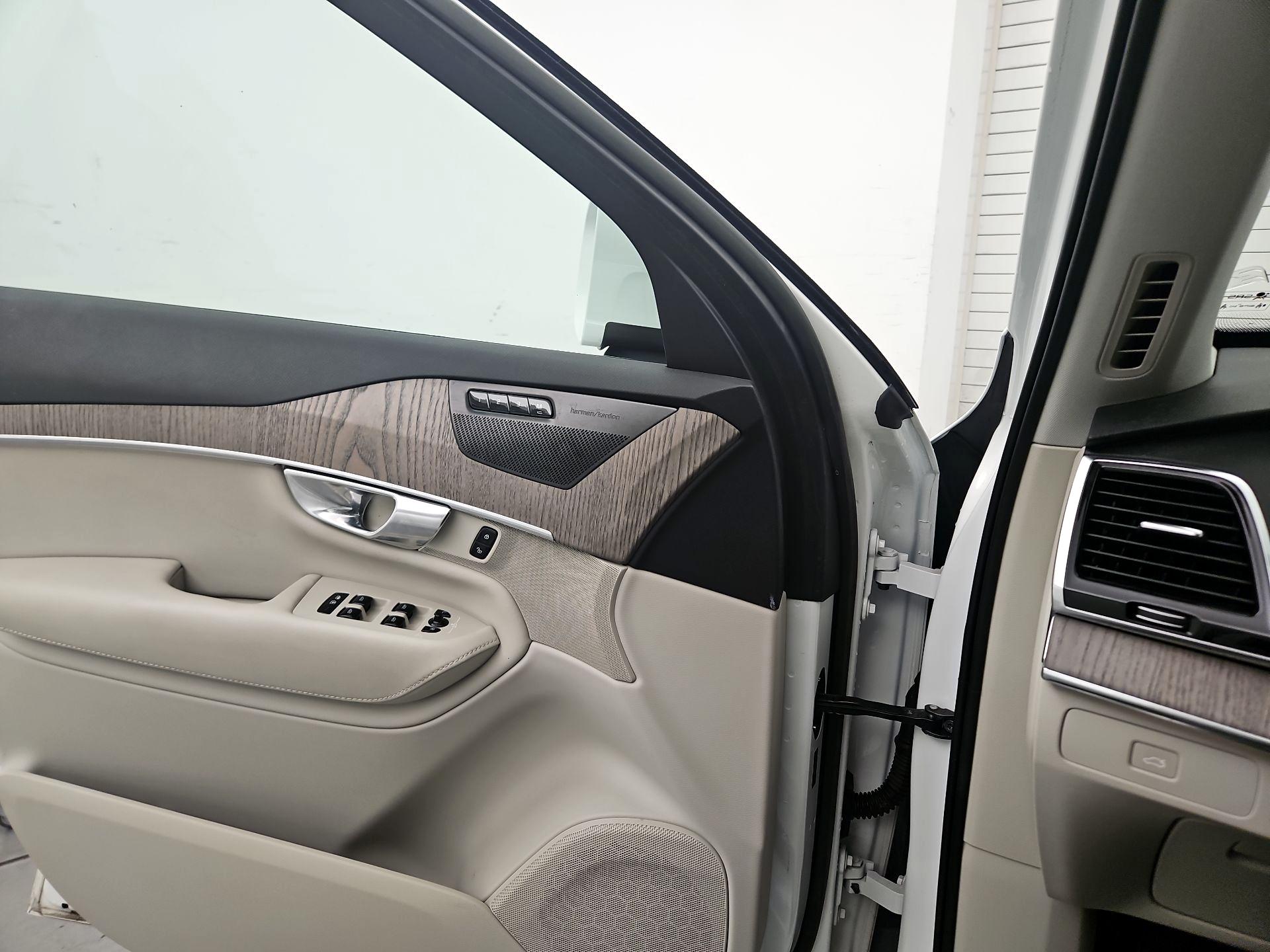Thumbnail: 2023 Volvo XC90 - 12