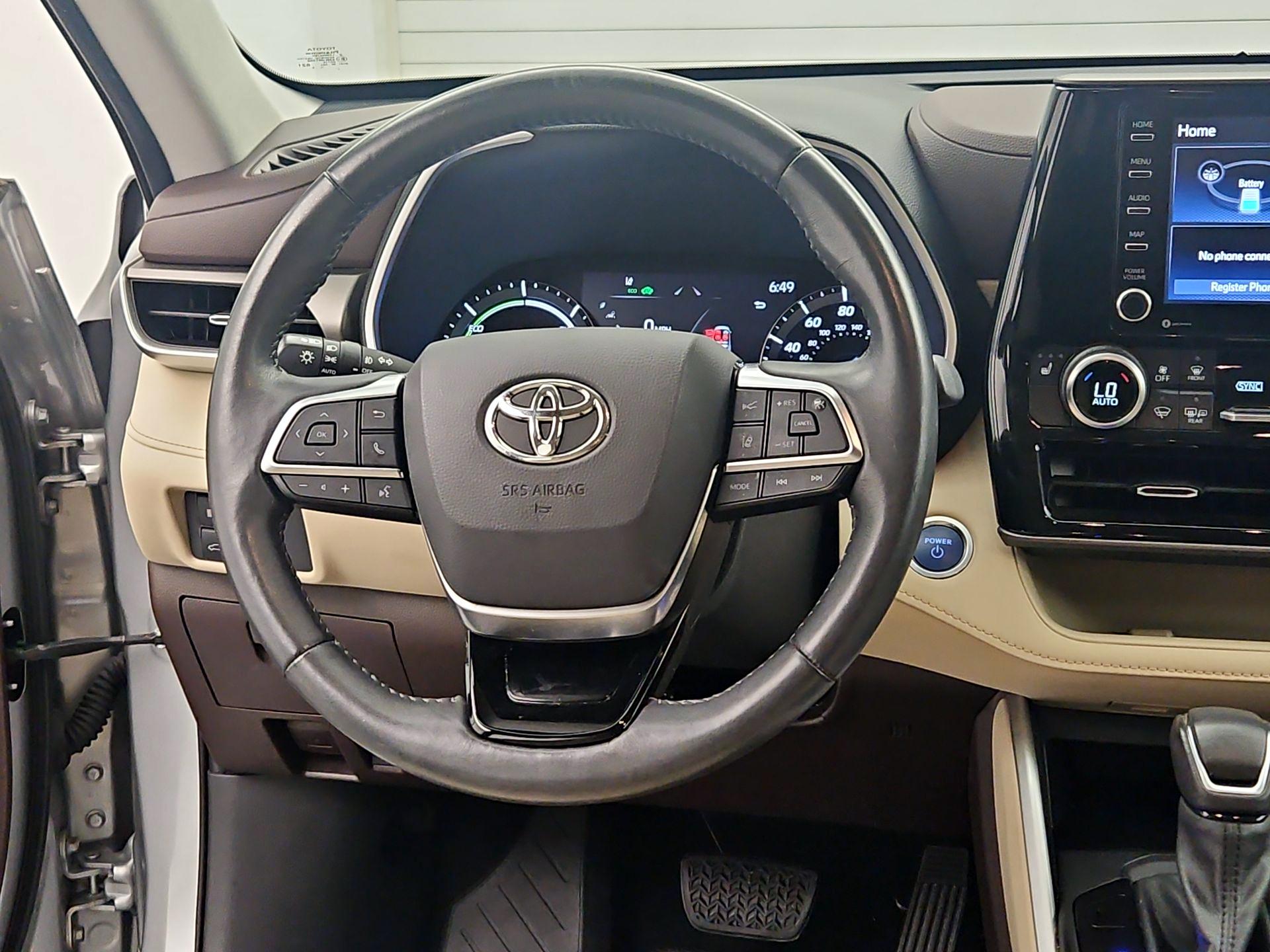 Thumbnail: 2021 Toyota Highlander - 10