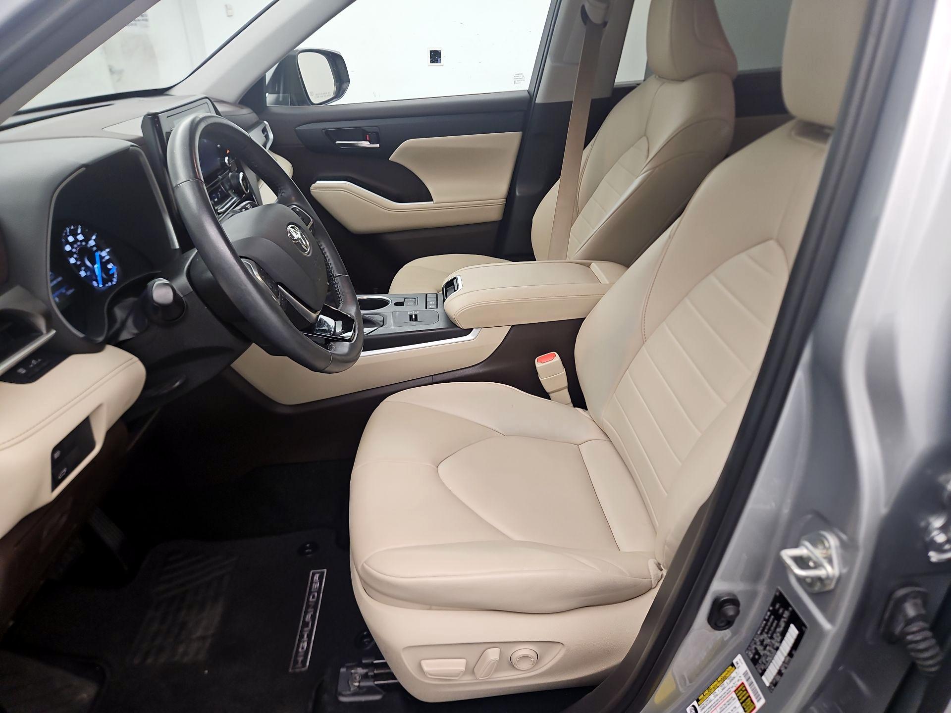 Thumbnail: 2021 Toyota Highlander - 11