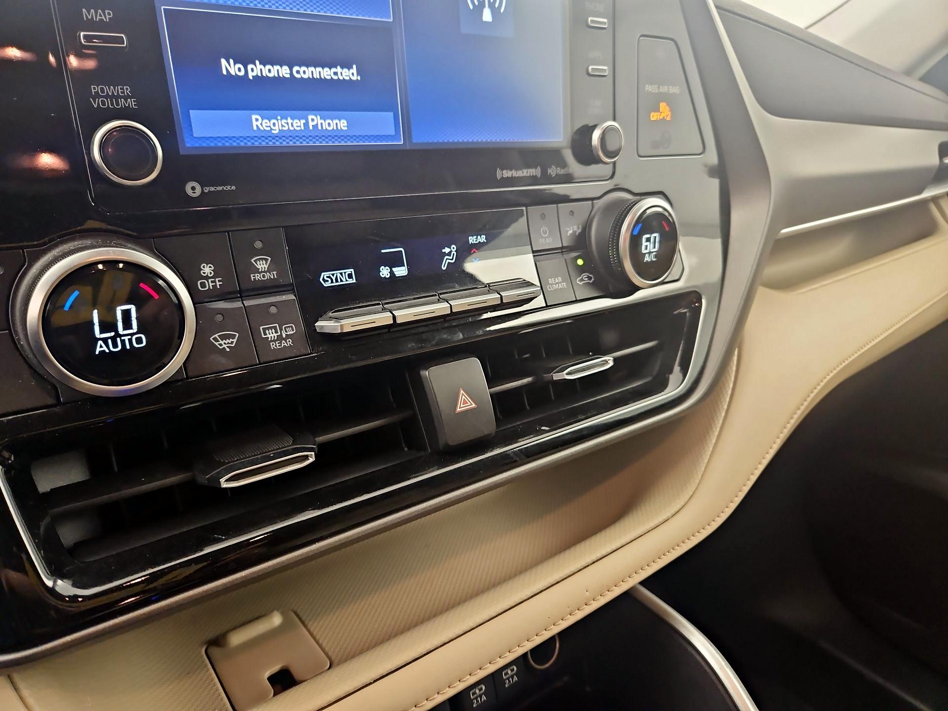 Thumbnail: 2021 Toyota Highlander - 14