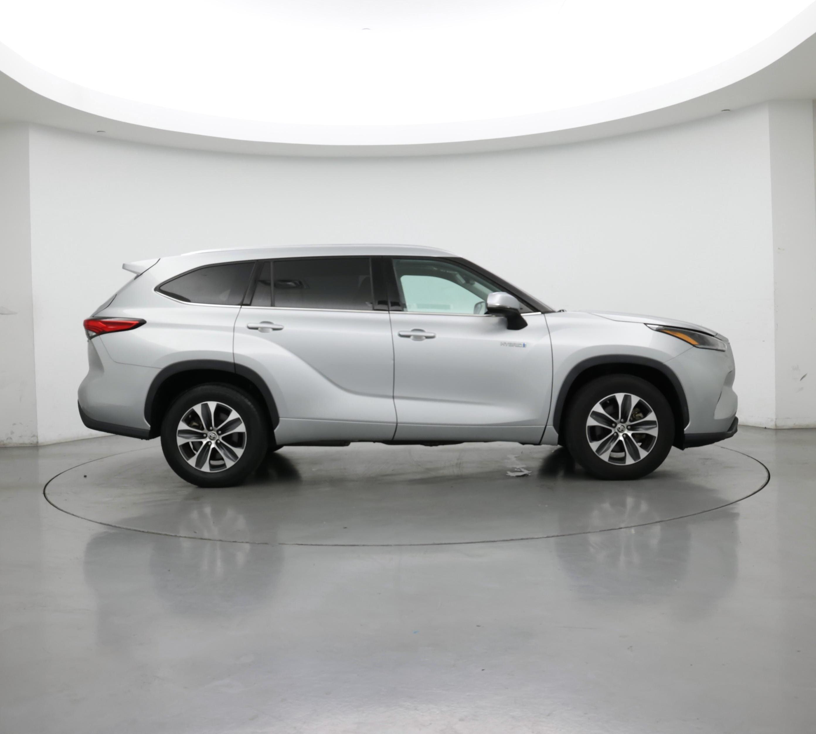 Thumbnail: 2021 Toyota Highlander - 7