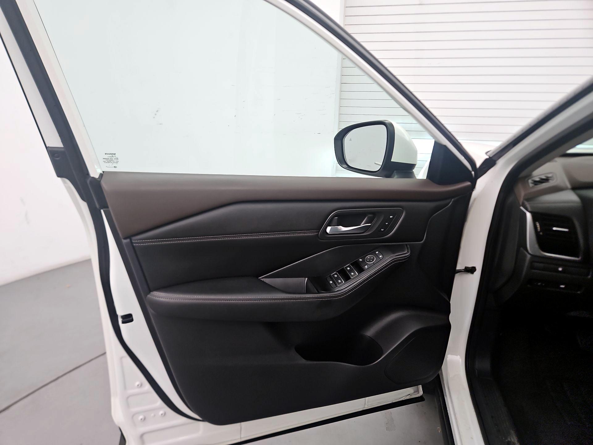 Thumbnail: 2022 Nissan Rogue - 12