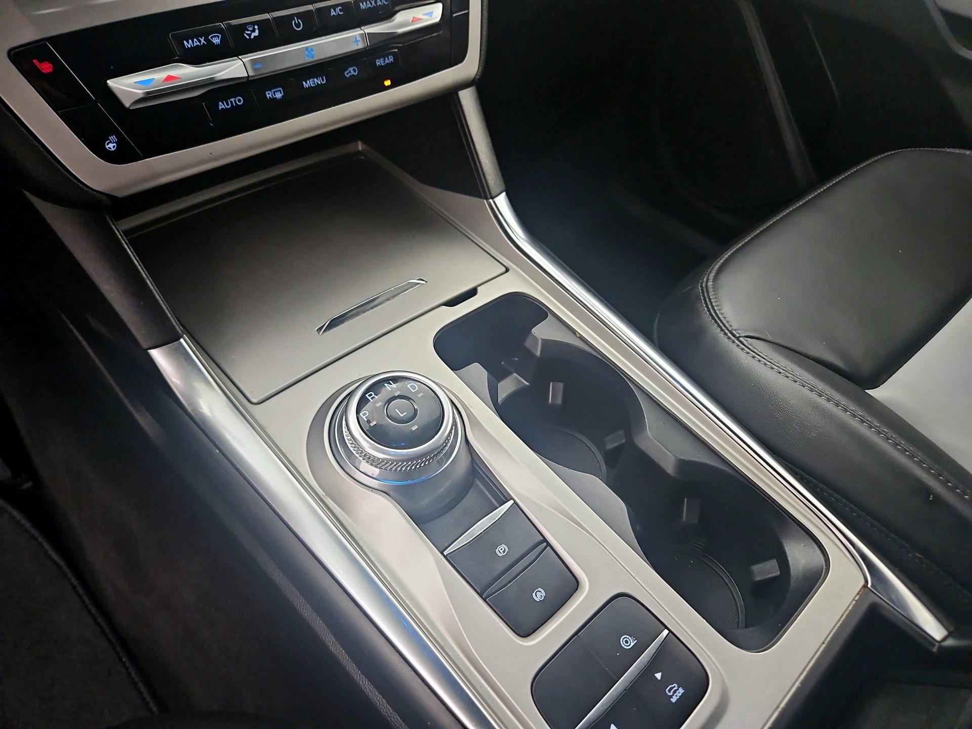 Thumbnail: 2022 Ford Explorer - 15