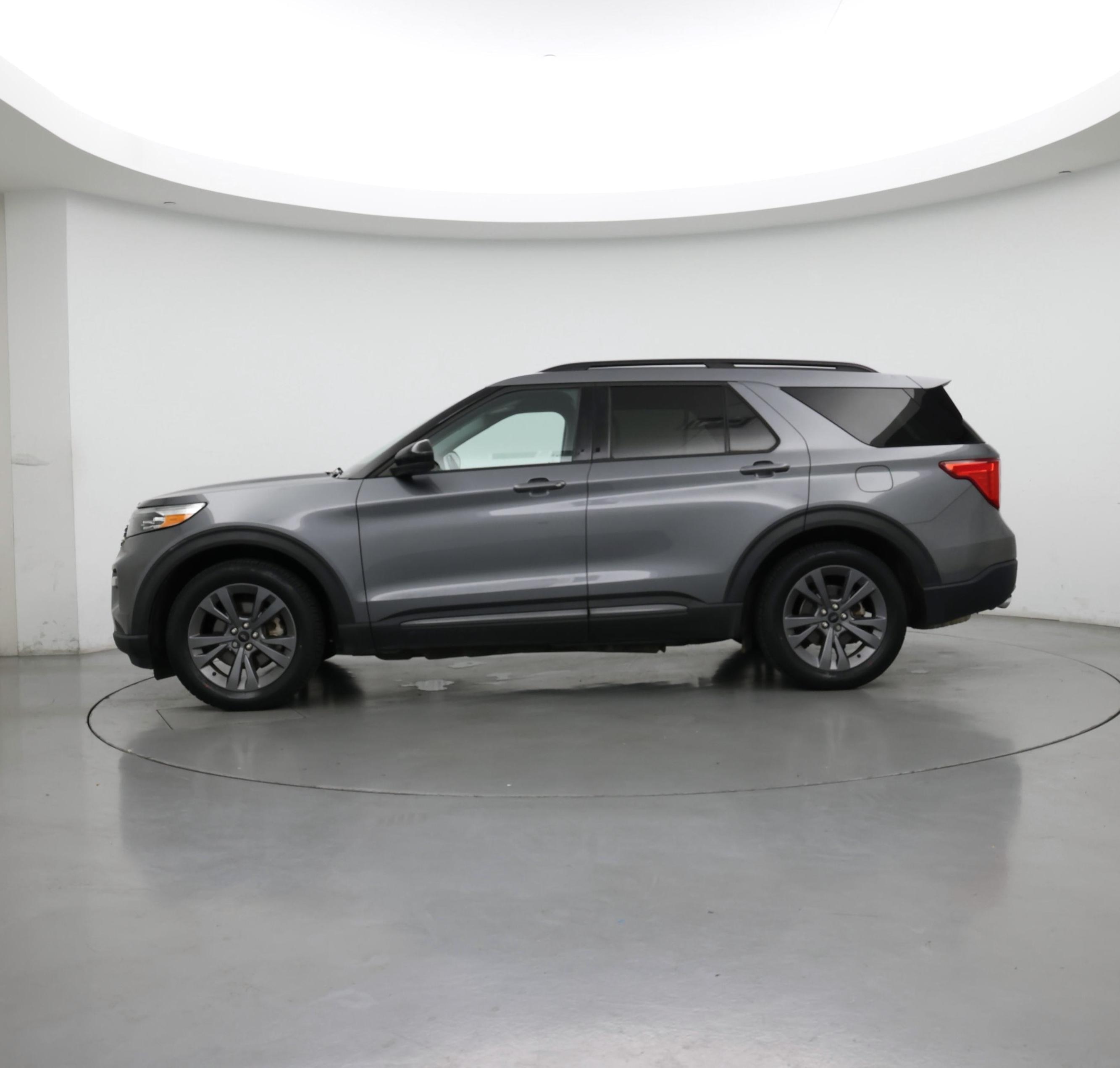 Thumbnail: 2022 Ford Explorer - 3
