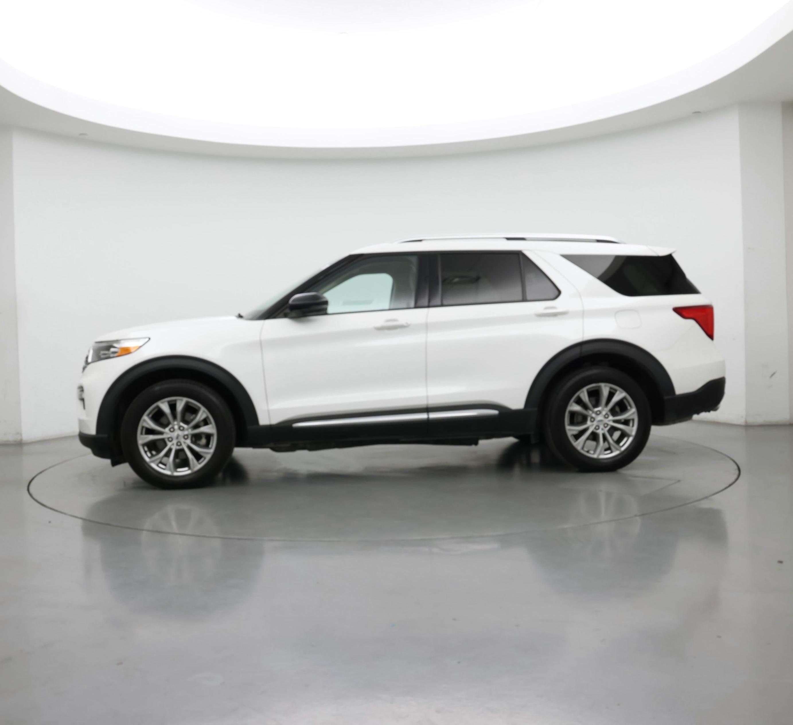 Thumbnail: 2021 Ford Explorer - 3