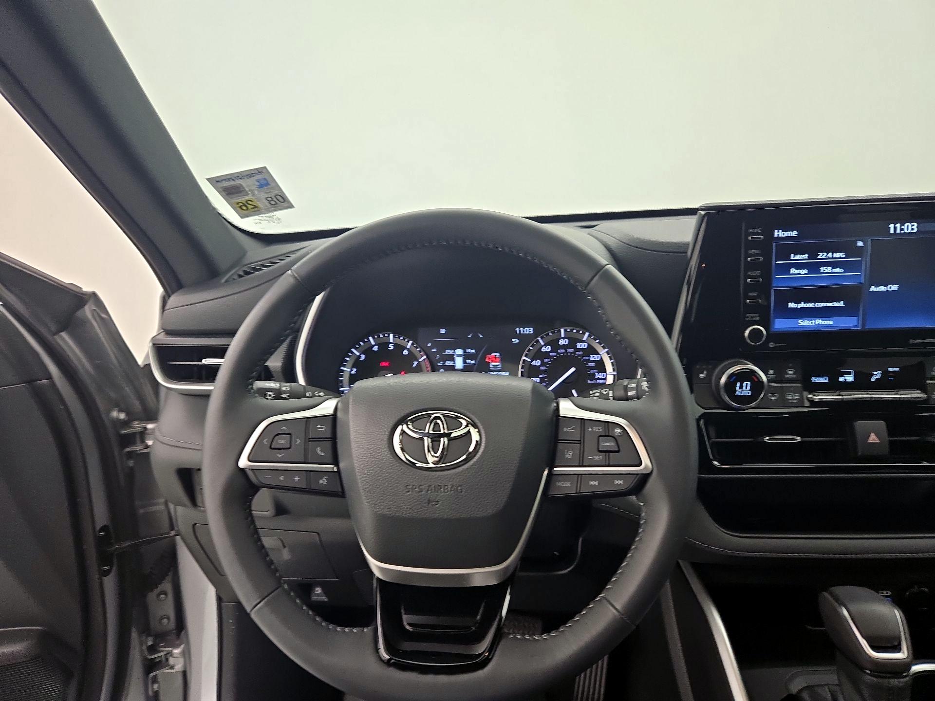 Thumbnail: 2022 Toyota Highlander - 10