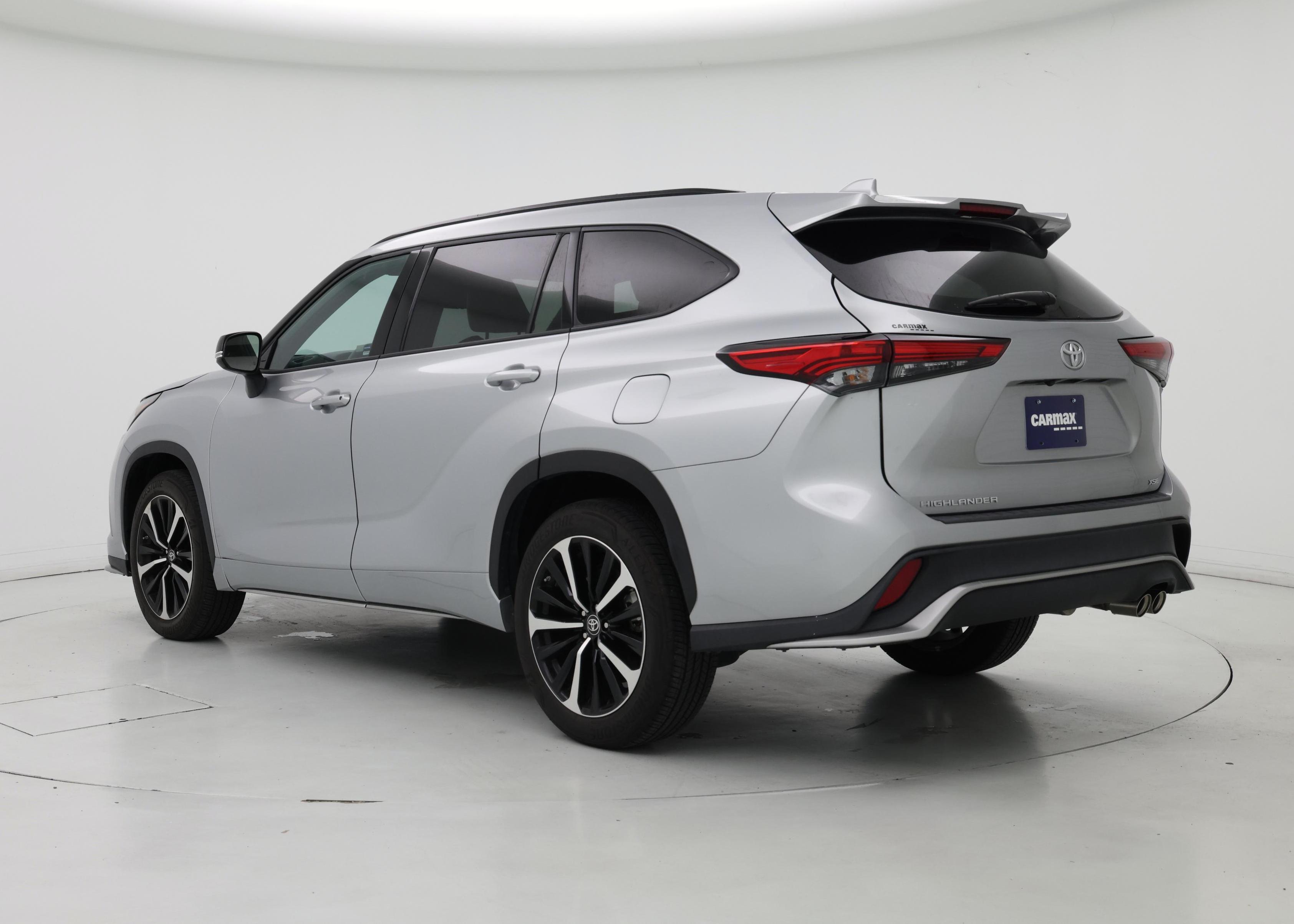 Thumbnail: 2022 Toyota Highlander - 2