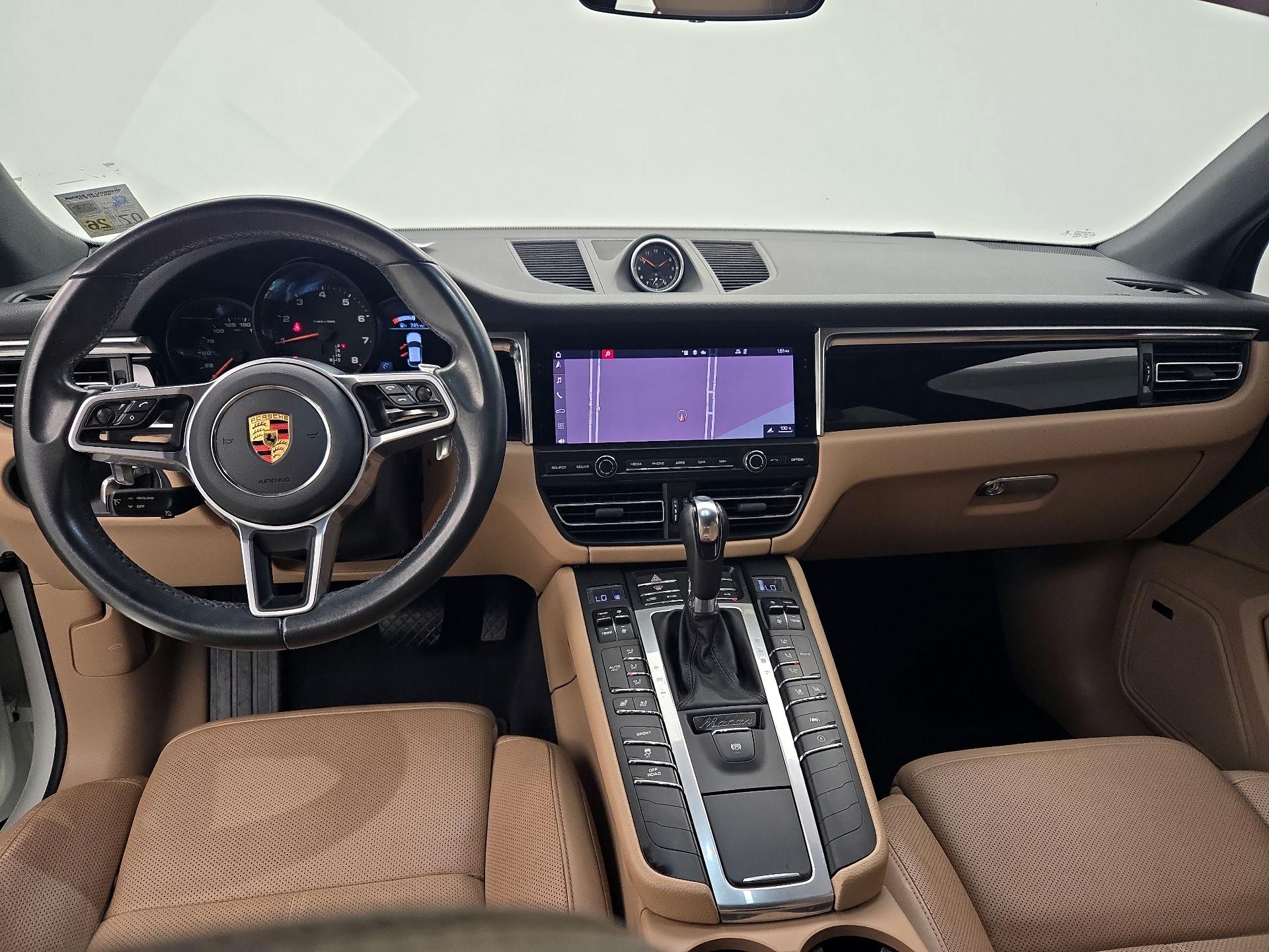 Thumbnail: 2021 Porsche Macan - 9