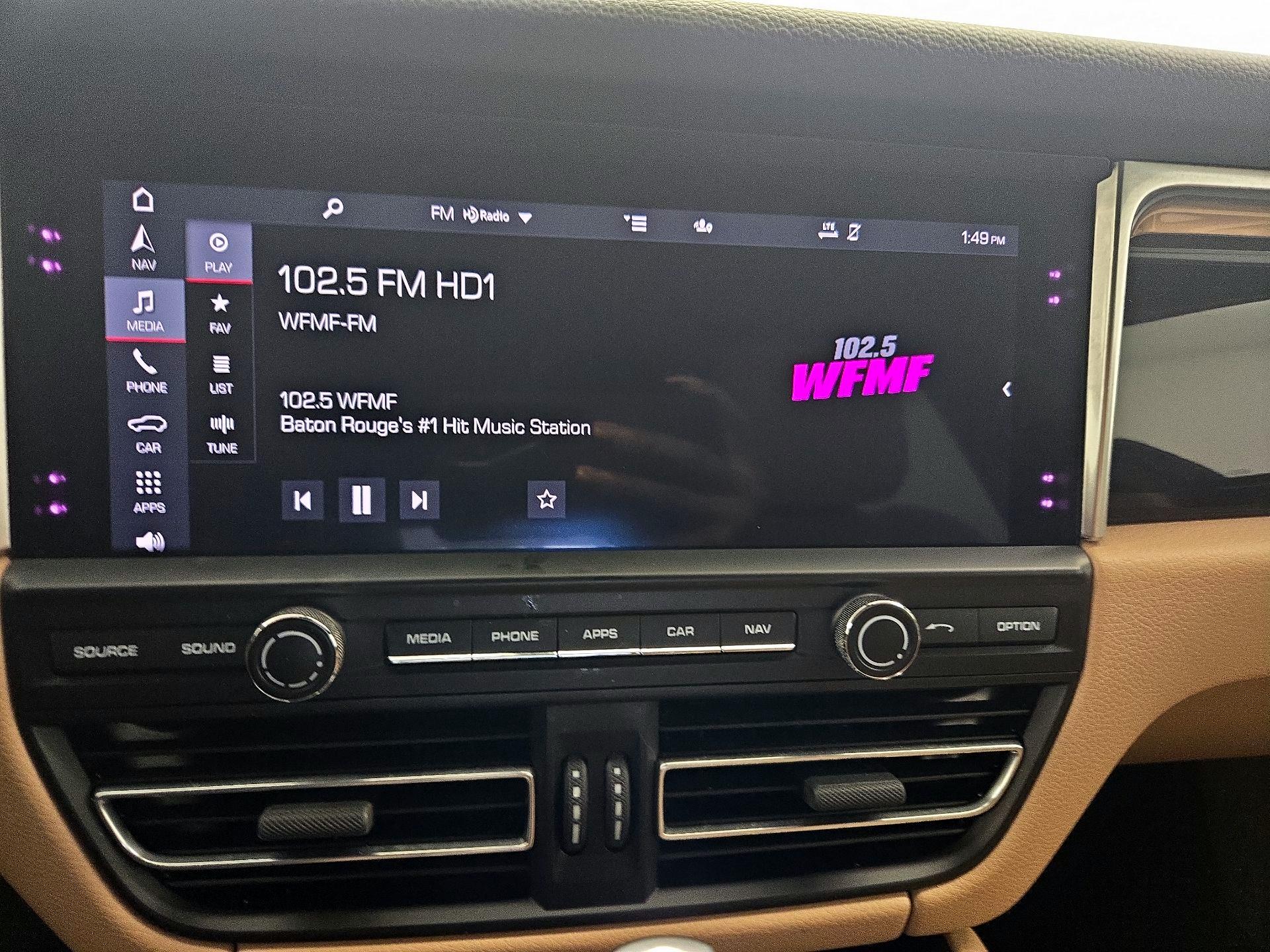 Thumbnail: 2021 Porsche Macan - 16