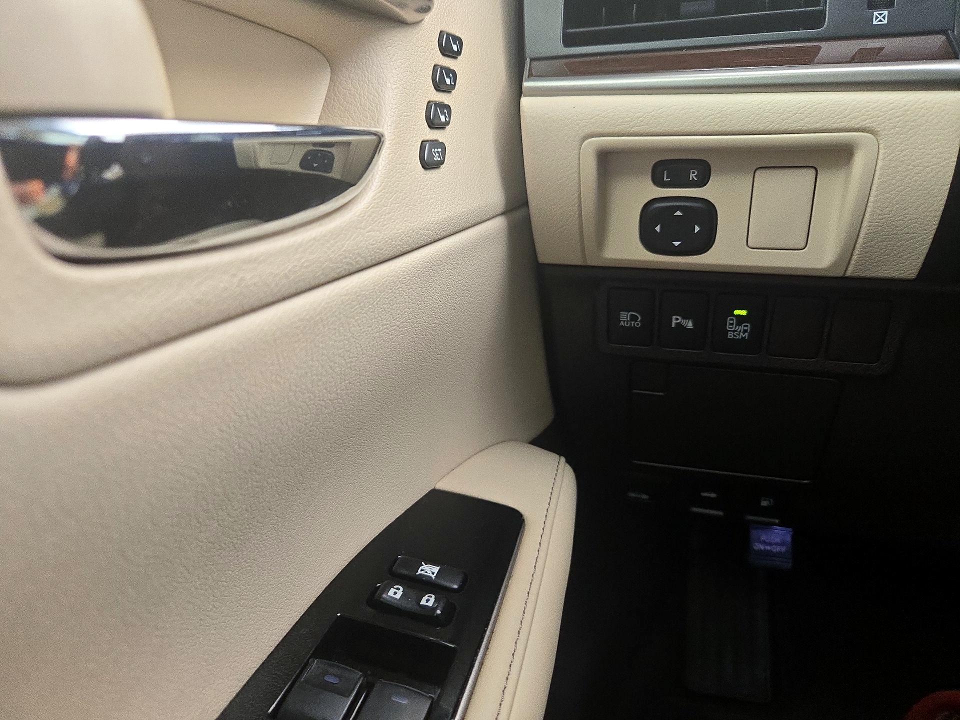 Thumbnail: 2016 Lexus ES - 13