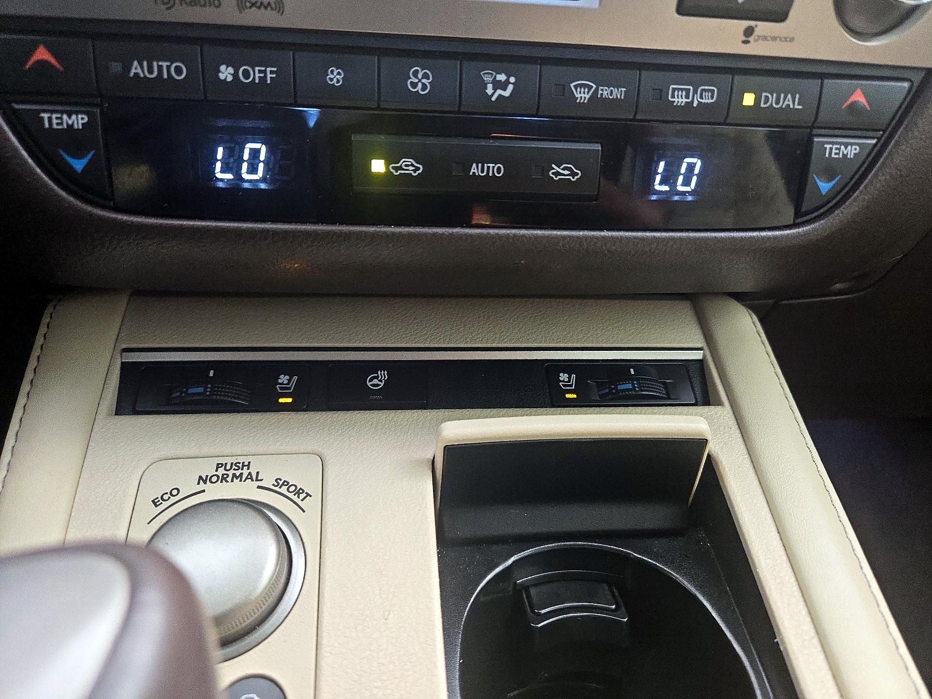 Thumbnail: 2016 Lexus ES - 16