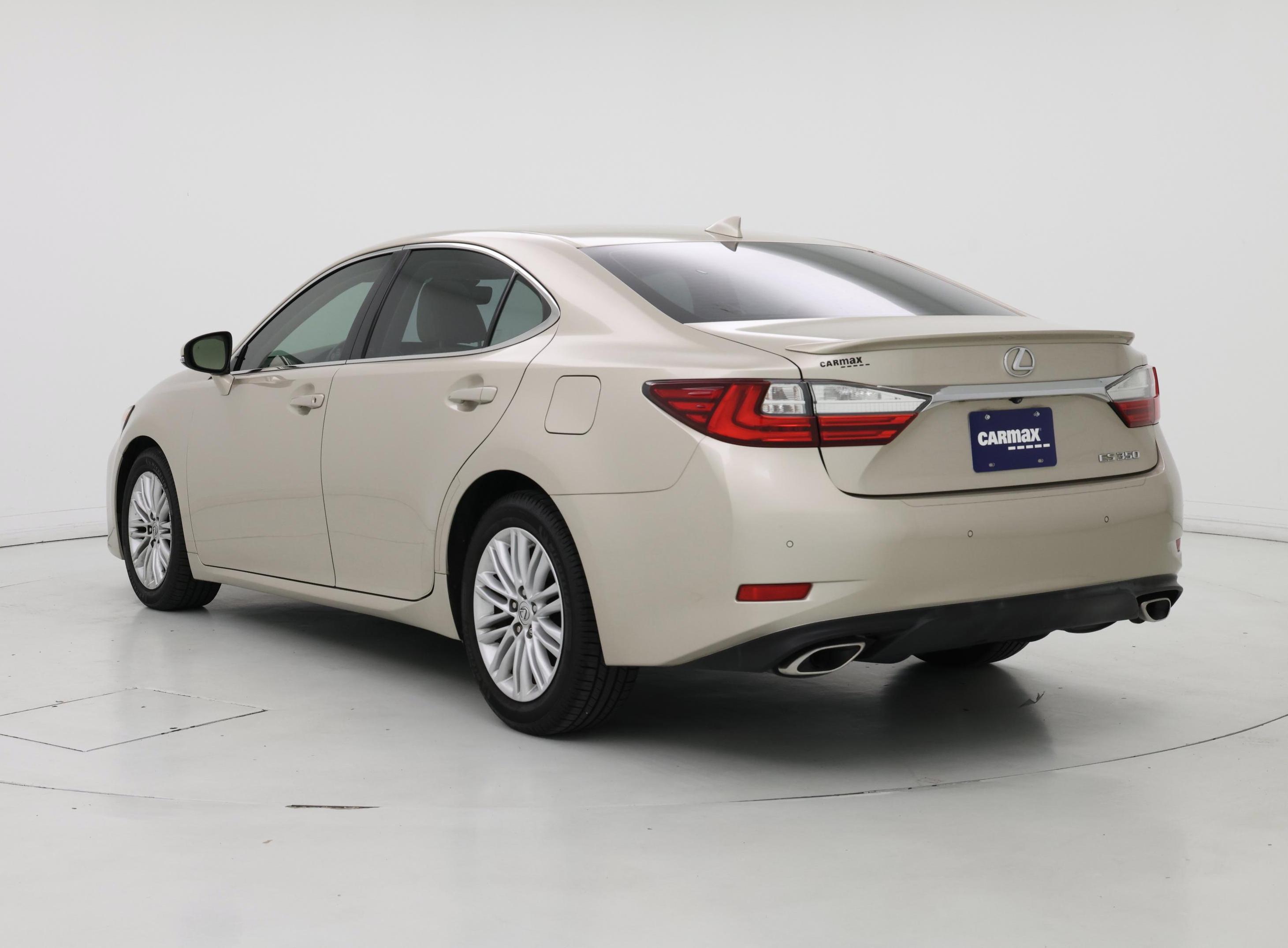 Thumbnail: 2016 Lexus ES - 2