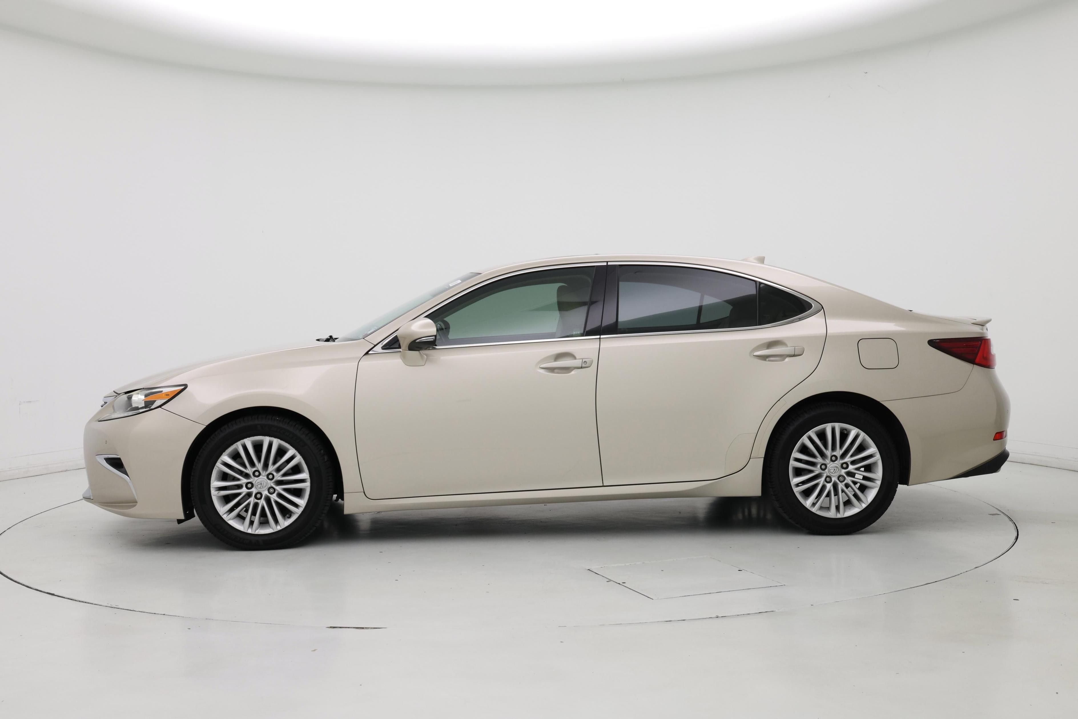 Thumbnail: 2016 Lexus ES - 3