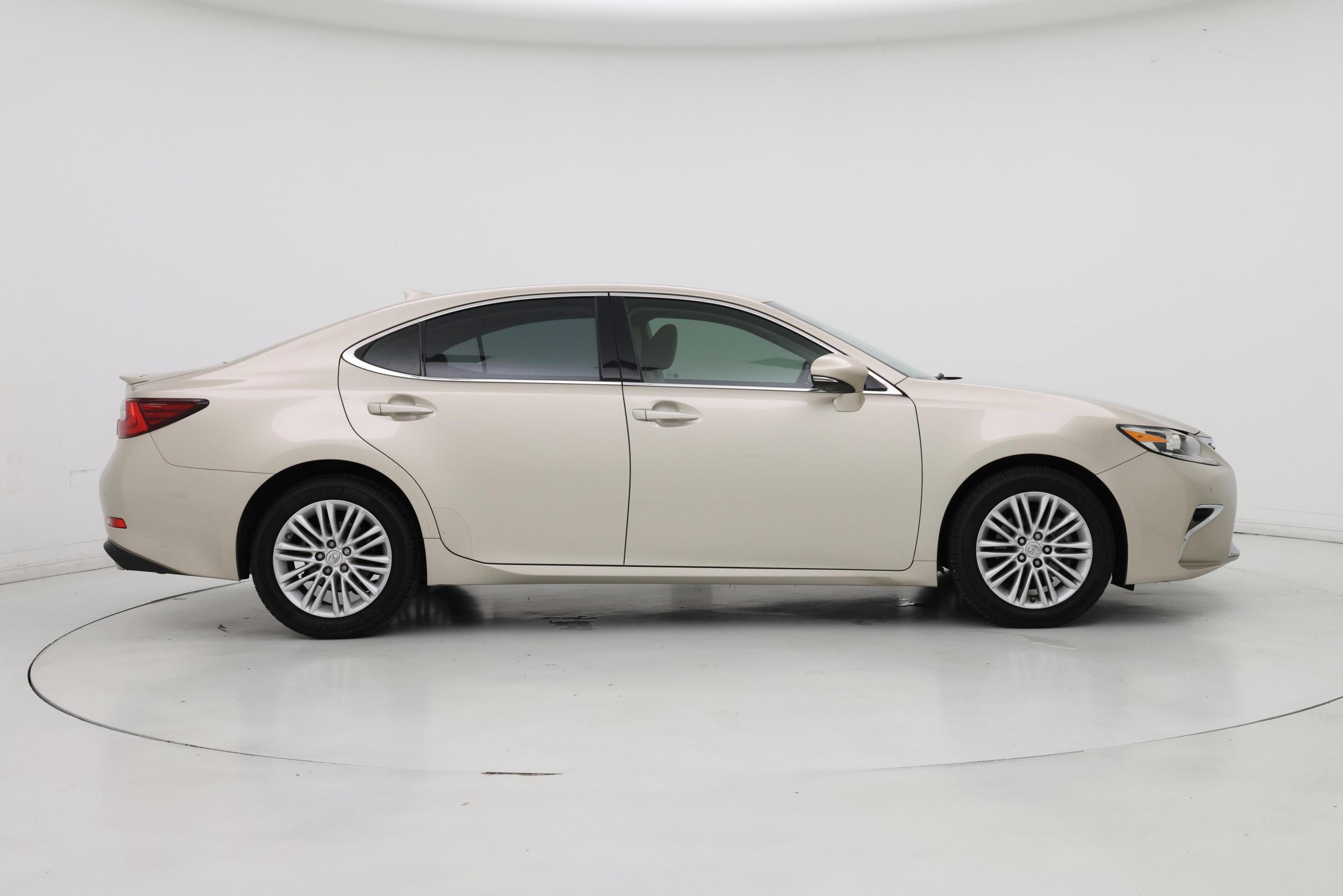 Thumbnail: 2016 Lexus ES - 7