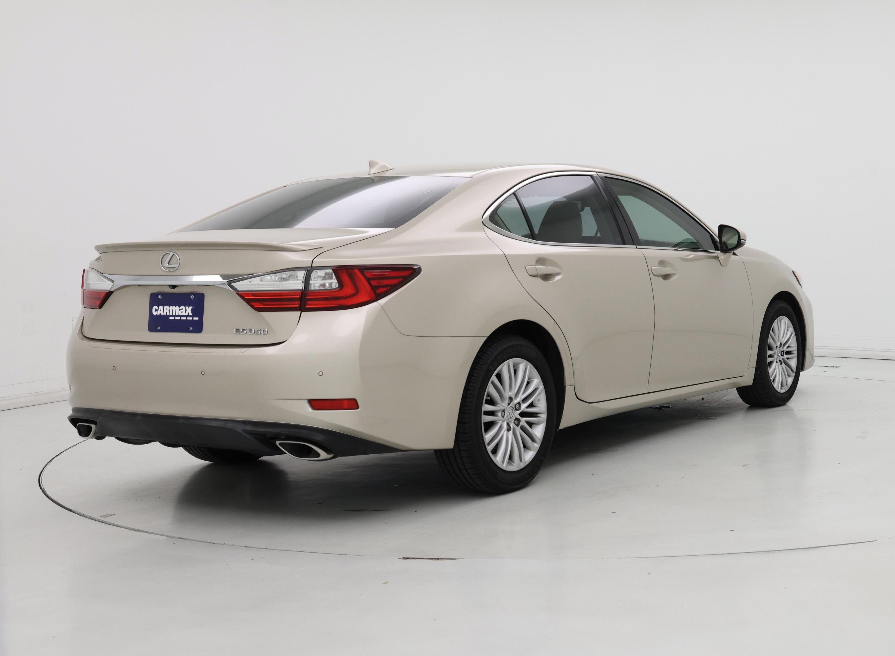 Thumbnail: 2016 Lexus ES - 8