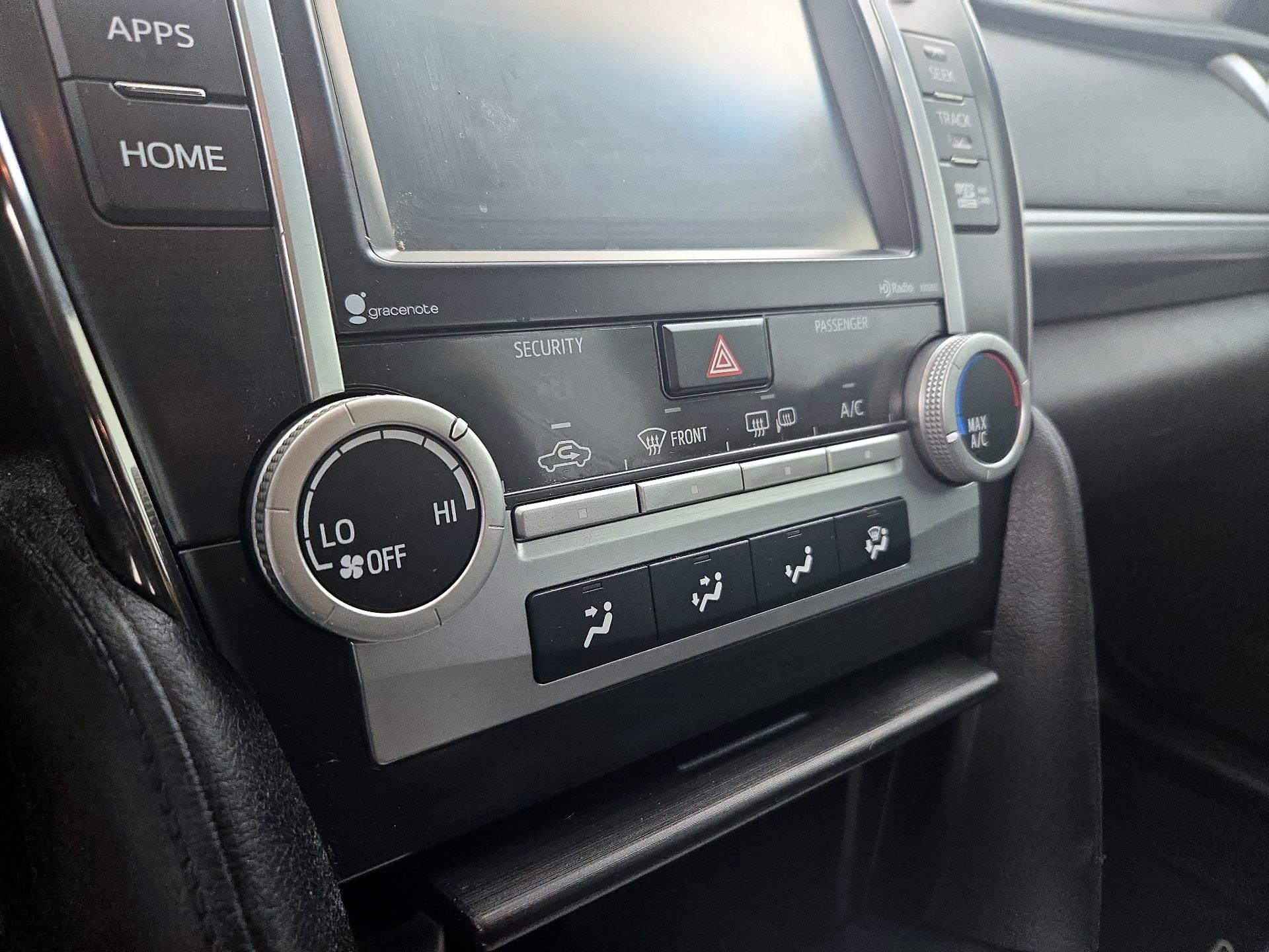 Thumbnail: 2014 Toyota Camry - 16