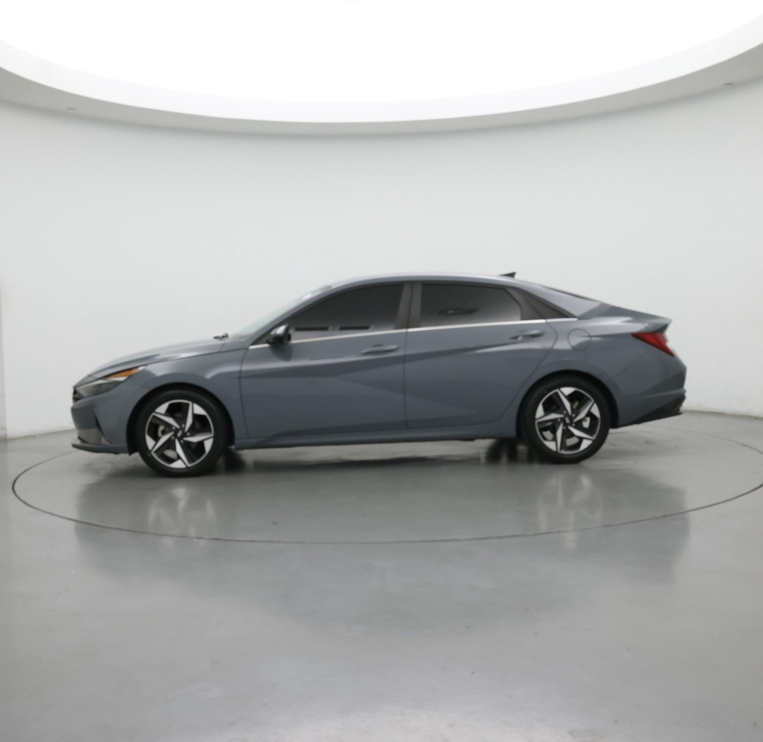 Thumbnail: 2022 Hyundai Elantra - 3