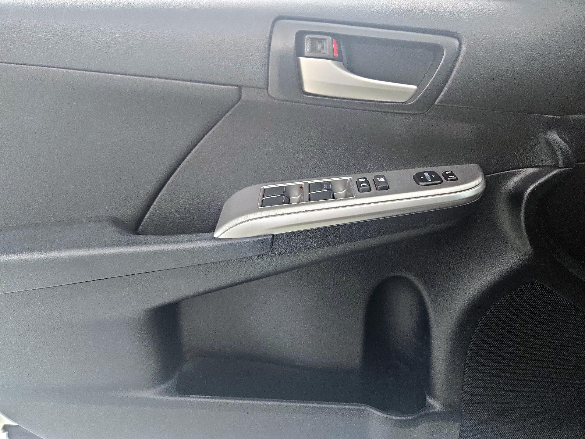 Thumbnail: 2014 Toyota Camry - 12