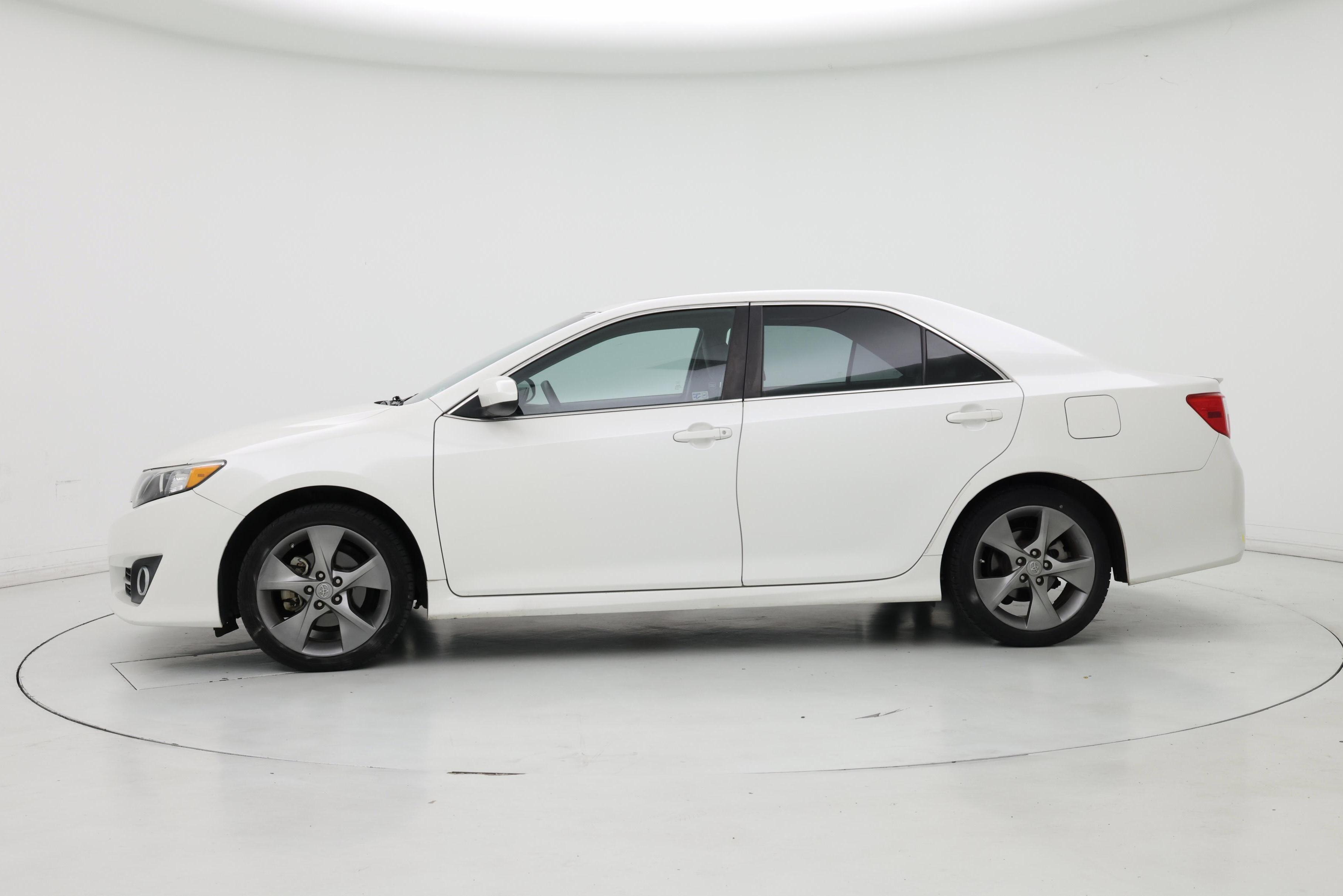 Thumbnail: 2014 Toyota Camry - 3
