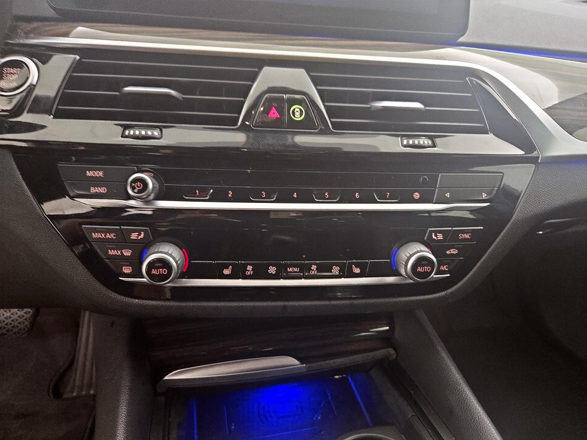 Thumbnail: 2021 BMW 5 Series - 17