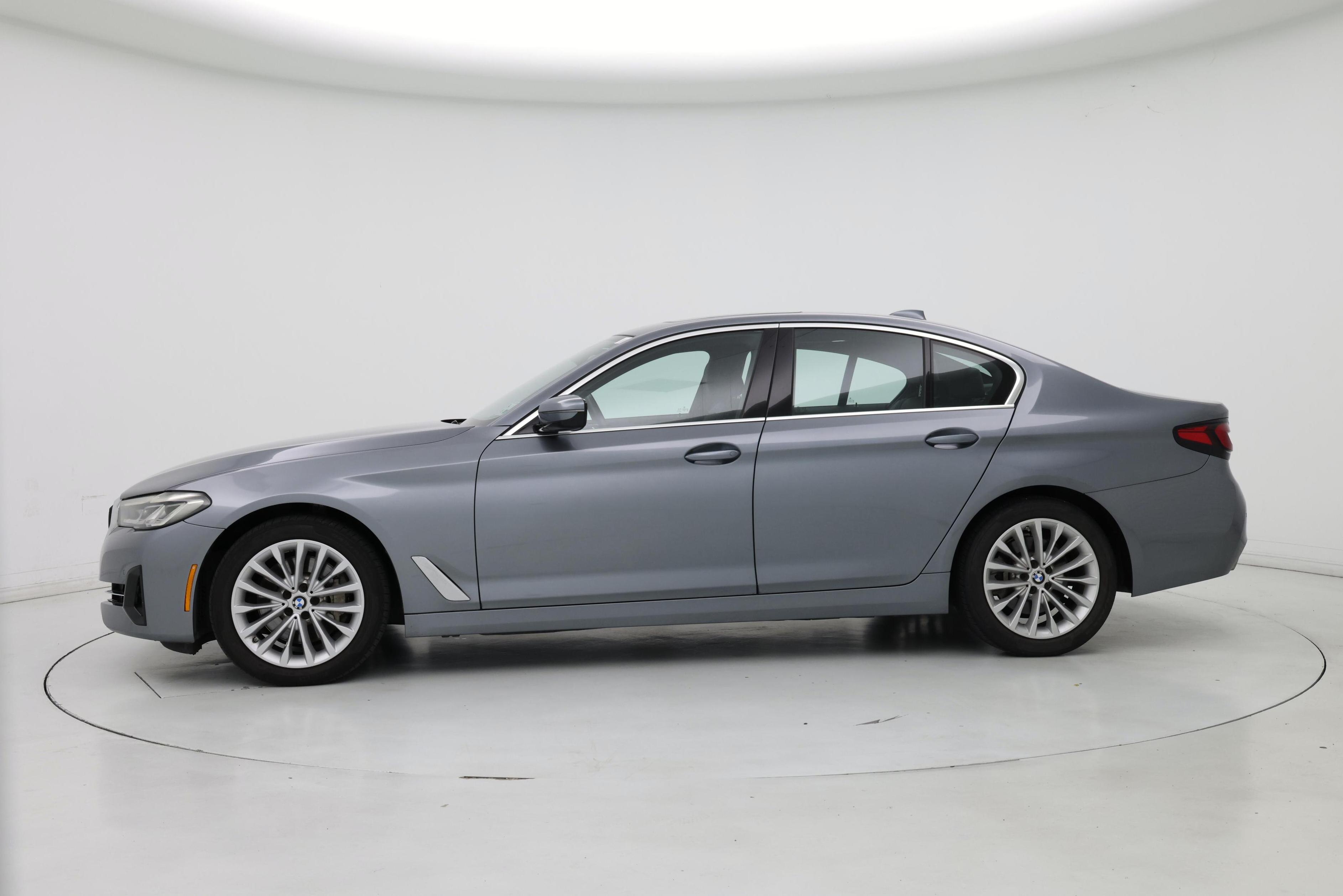Thumbnail: 2021 BMW 5 Series - 3
