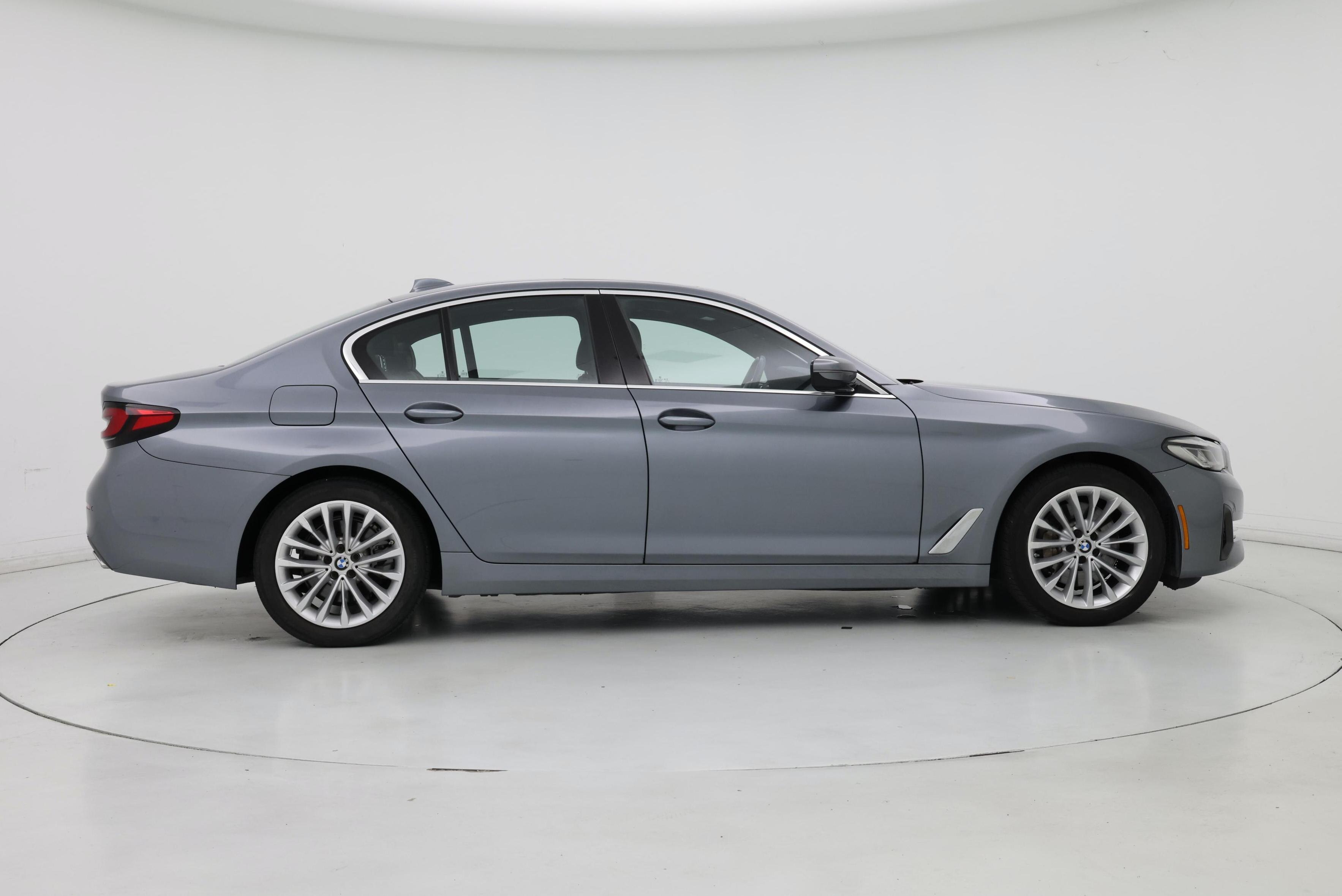 Thumbnail: 2021 BMW 5 Series - 7