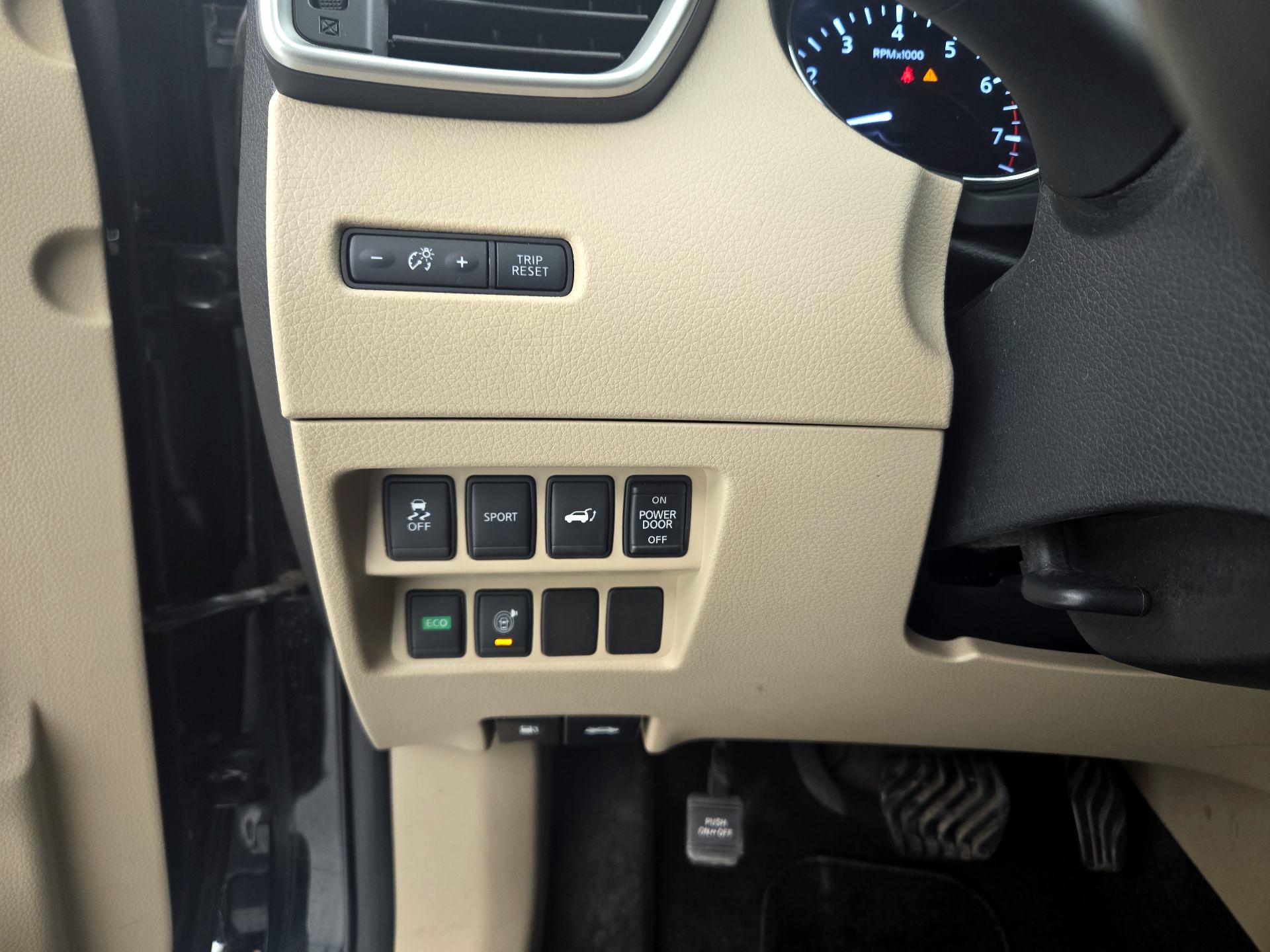 Thumbnail: 2016 Nissan Rogue - 13