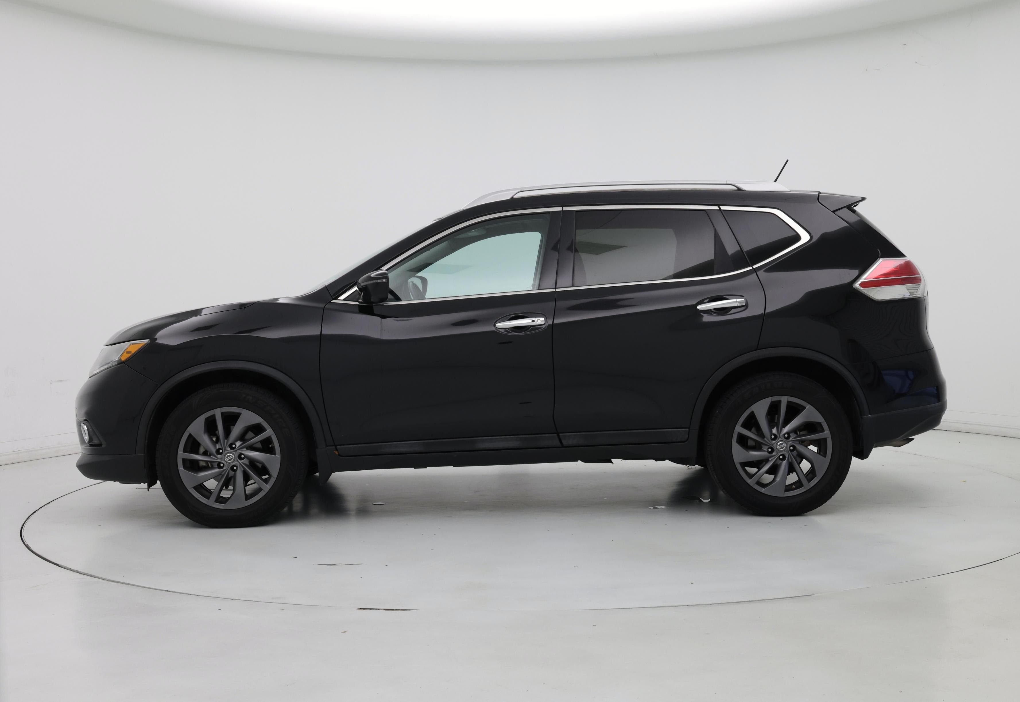 Thumbnail: 2016 Nissan Rogue - 3