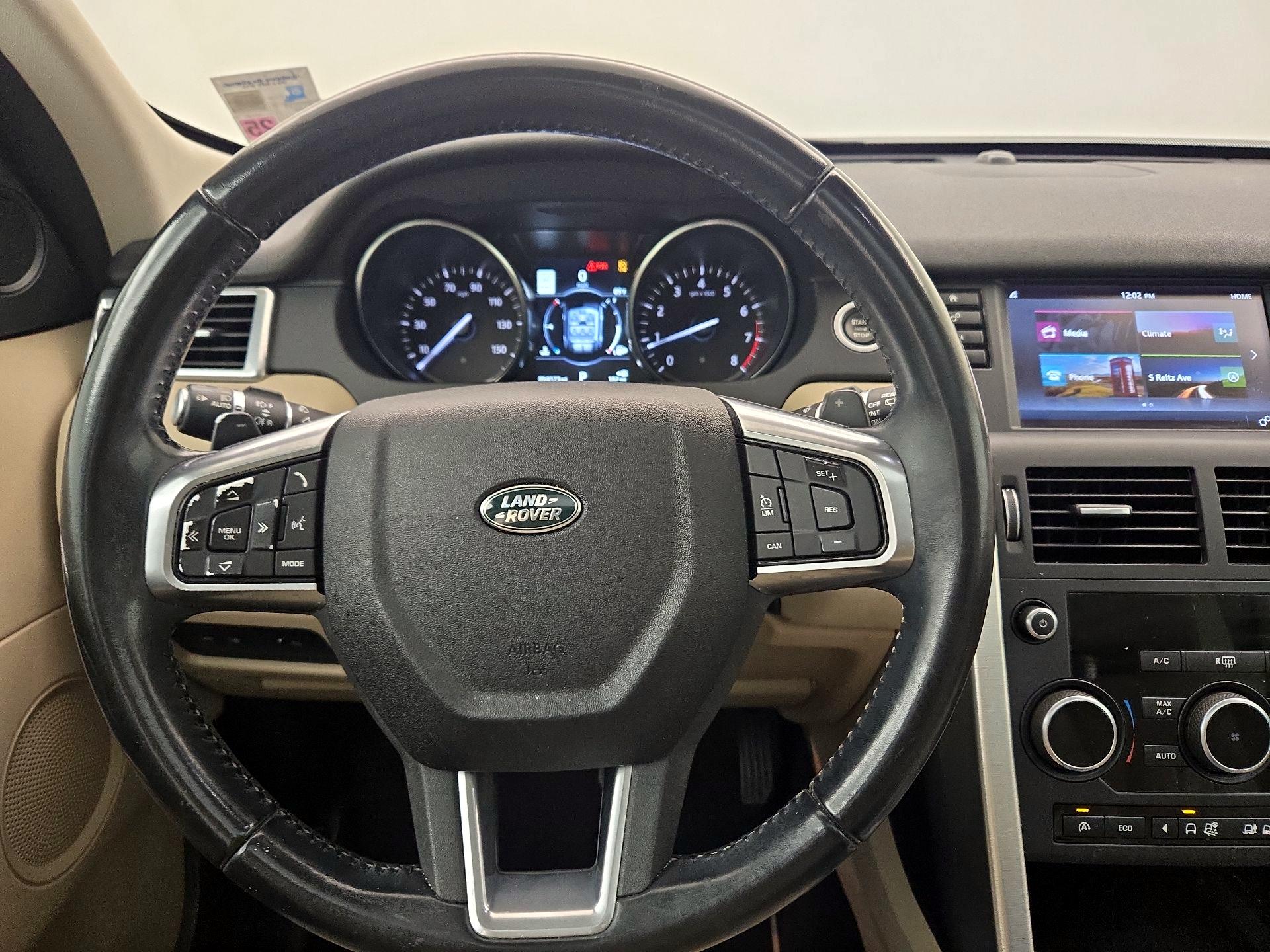 Thumbnail: 2017 Land Rover Discovery Sport - 10