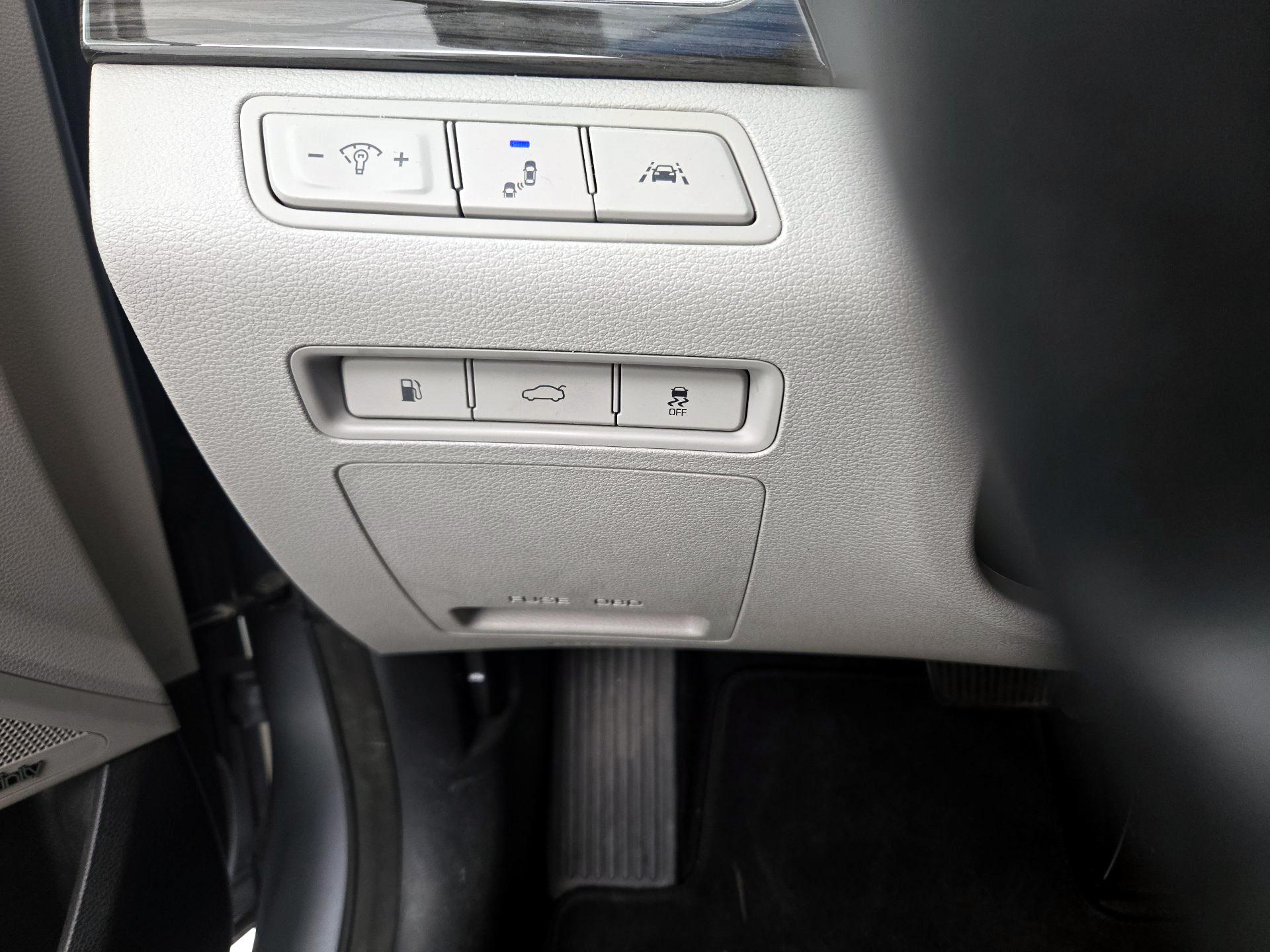 Thumbnail: 2015 Hyundai Sonata - 13