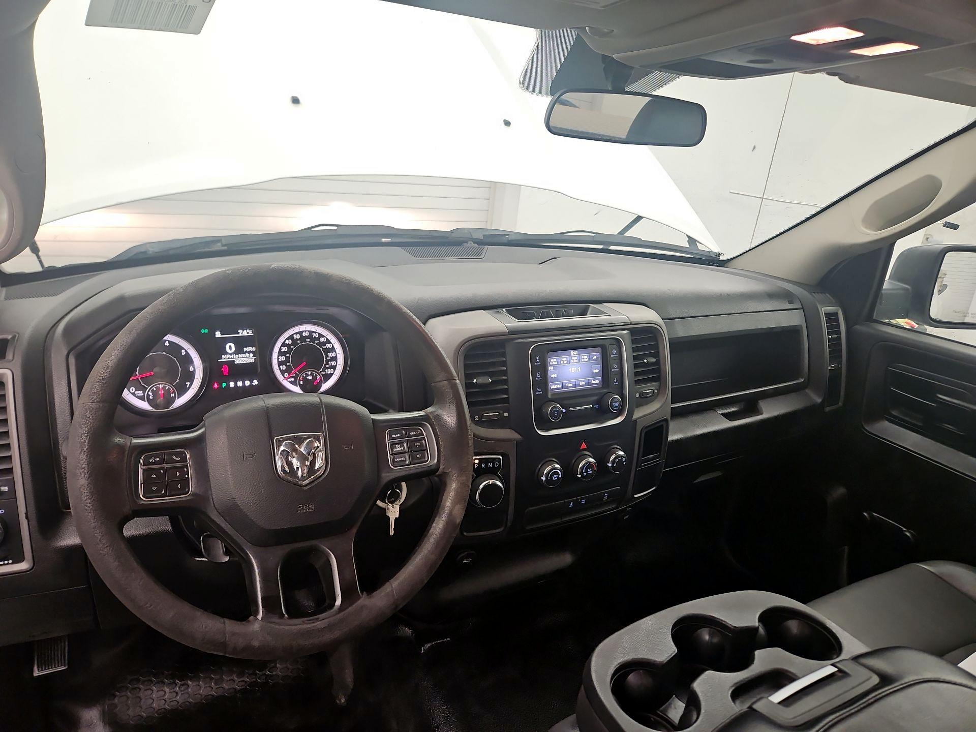 Thumbnail: 2021 RAM 1500 Classic - 9