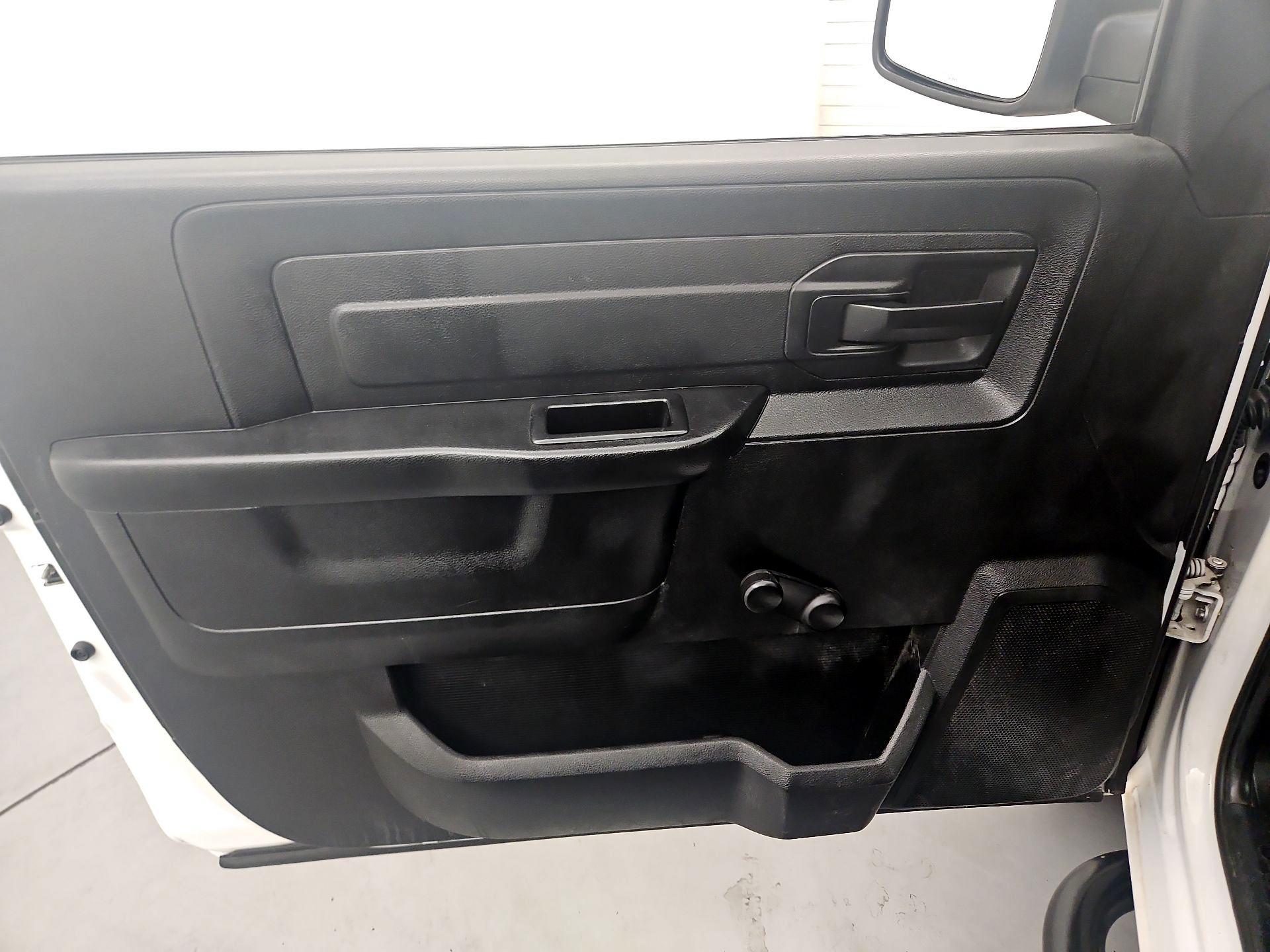 Thumbnail: 2021 RAM 1500 Classic - 12