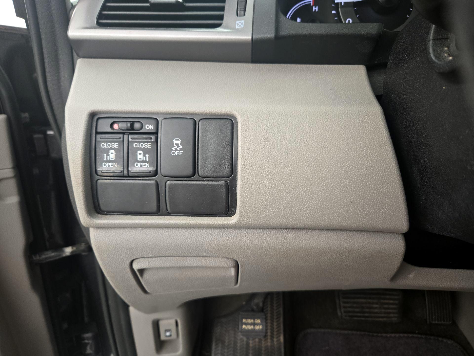 Thumbnail: 2017 Honda Odyssey - 13