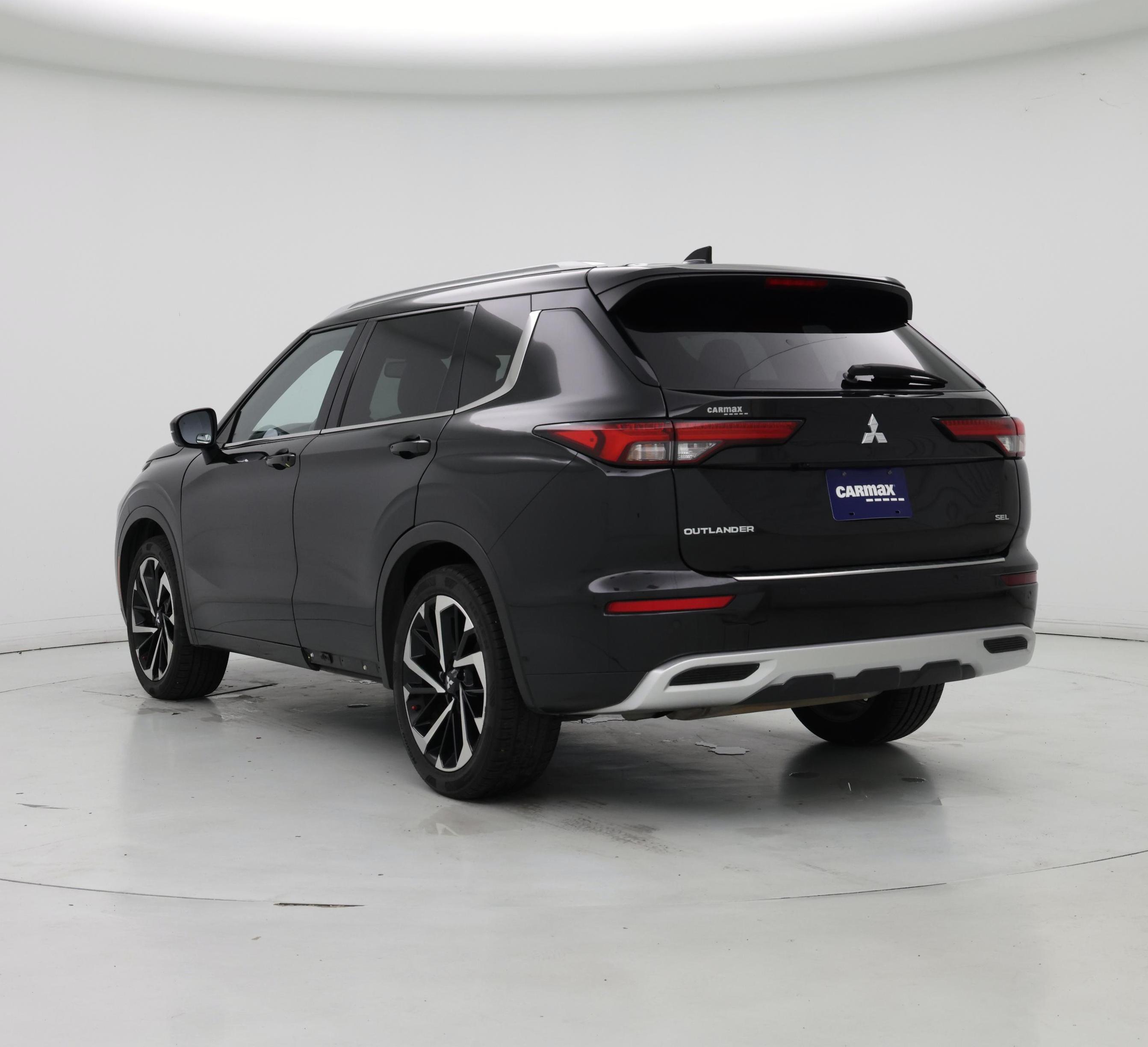 Thumbnail: 2022 Mitsubishi Outlander - 2