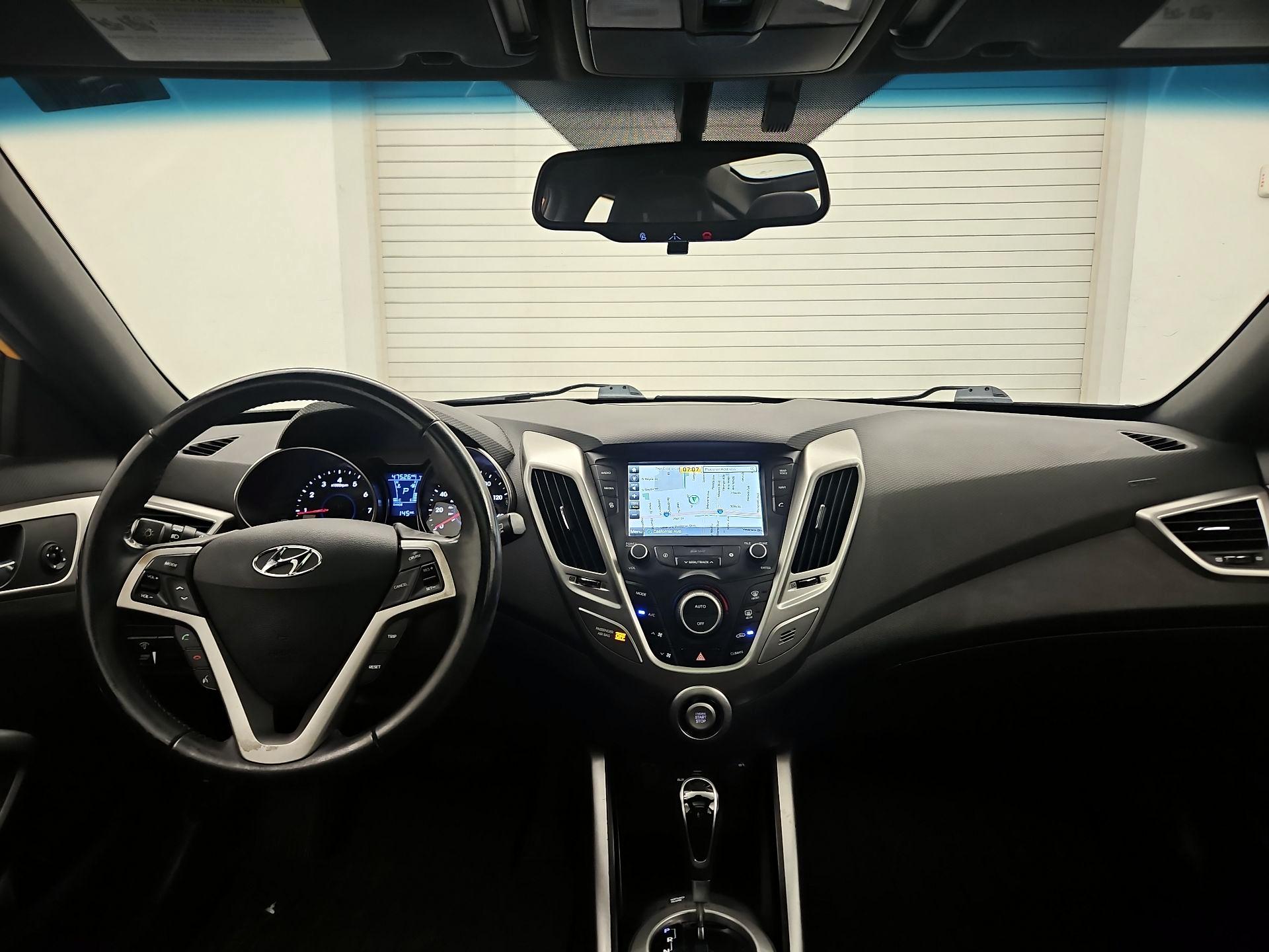 Thumbnail: 2017 Hyundai Veloster - 9