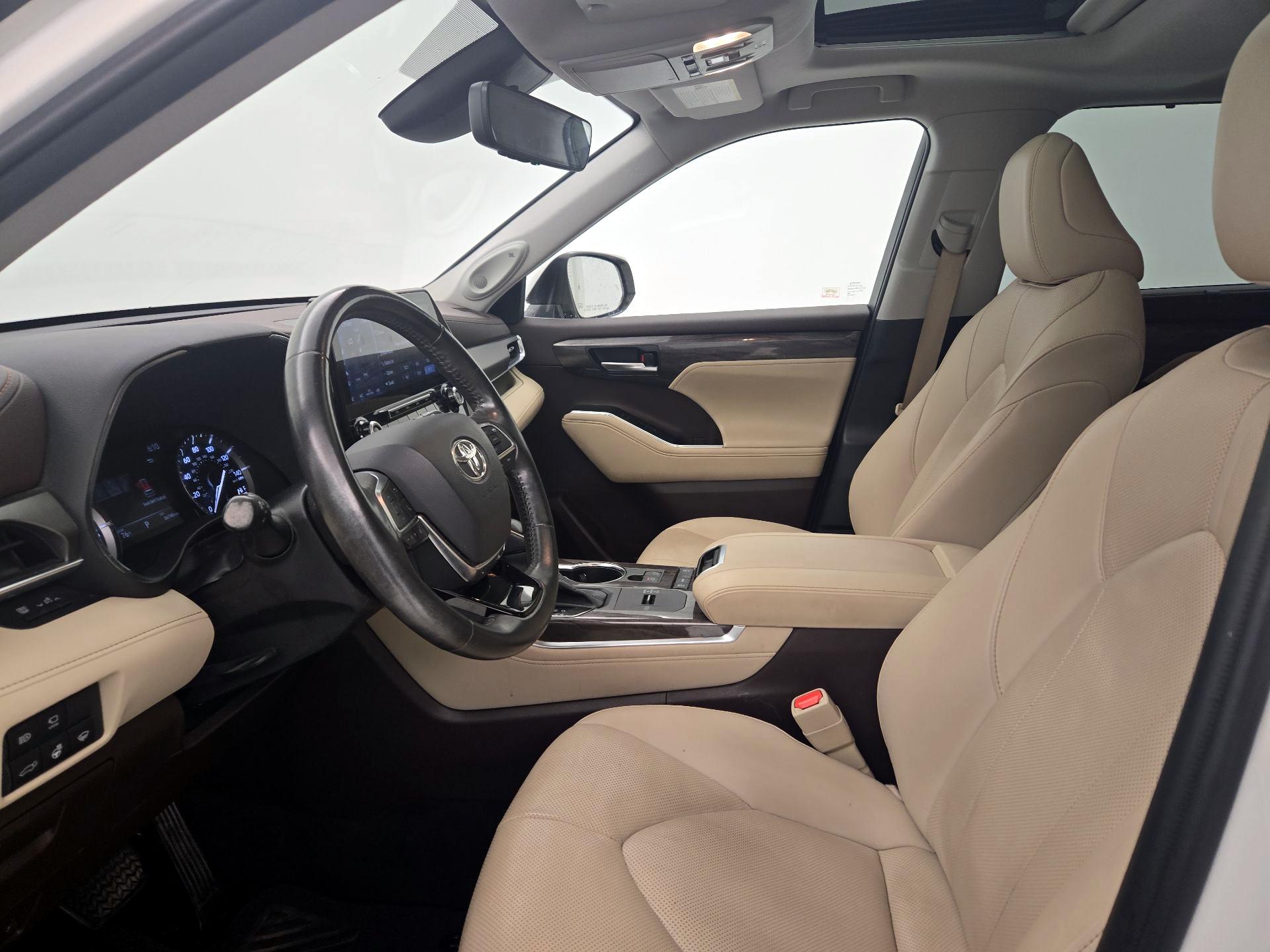 Thumbnail: 2020 Toyota Highlander - 11