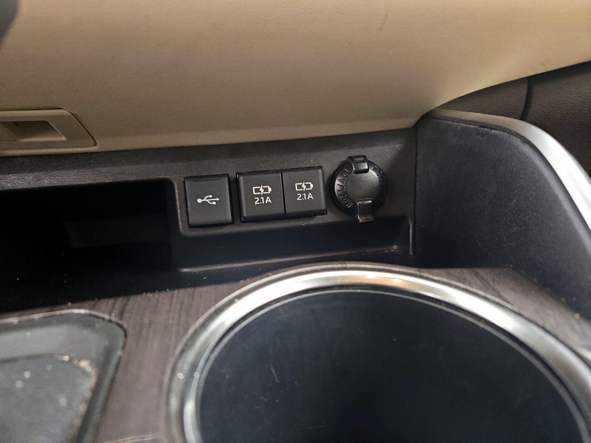 Thumbnail: 2020 Toyota Highlander - 18