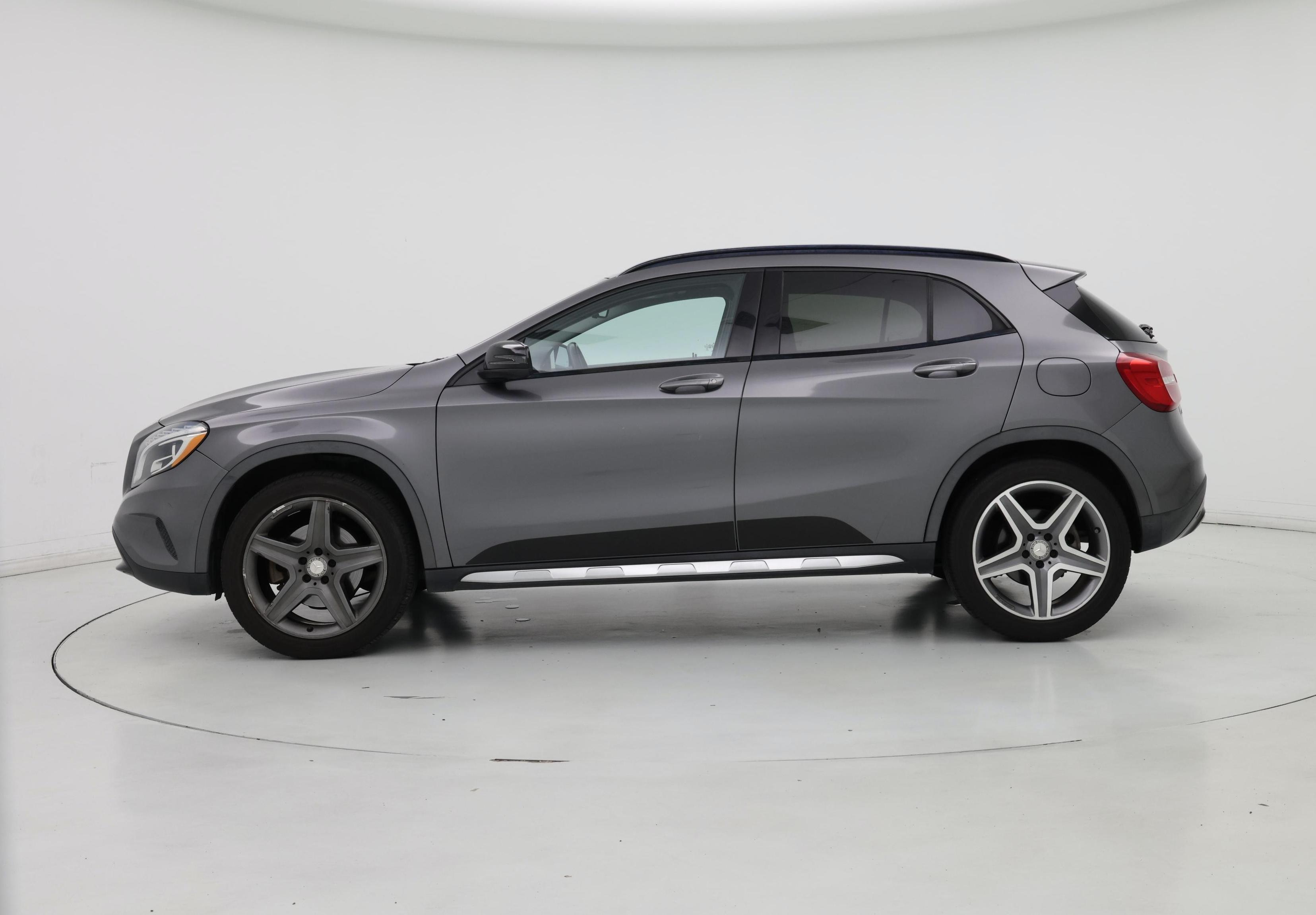 Thumbnail: 2017 Mercedes-Benz GLA - 3